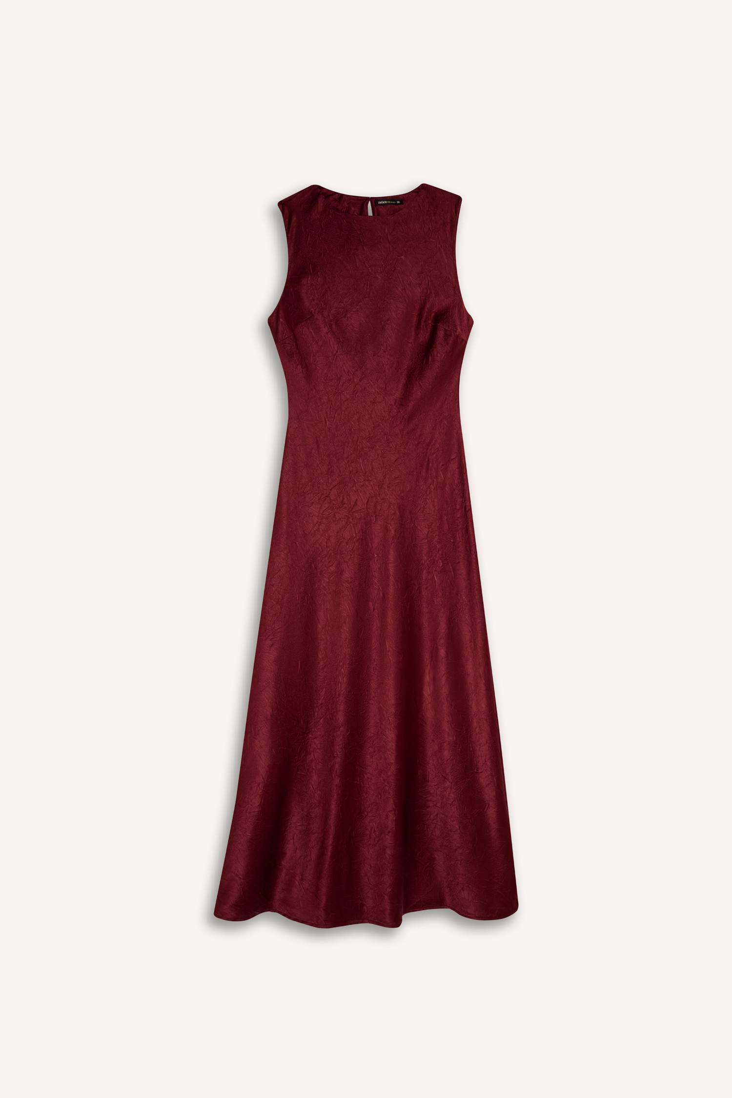 فستان نص كم طويلة من ستان برقبة مع طيات