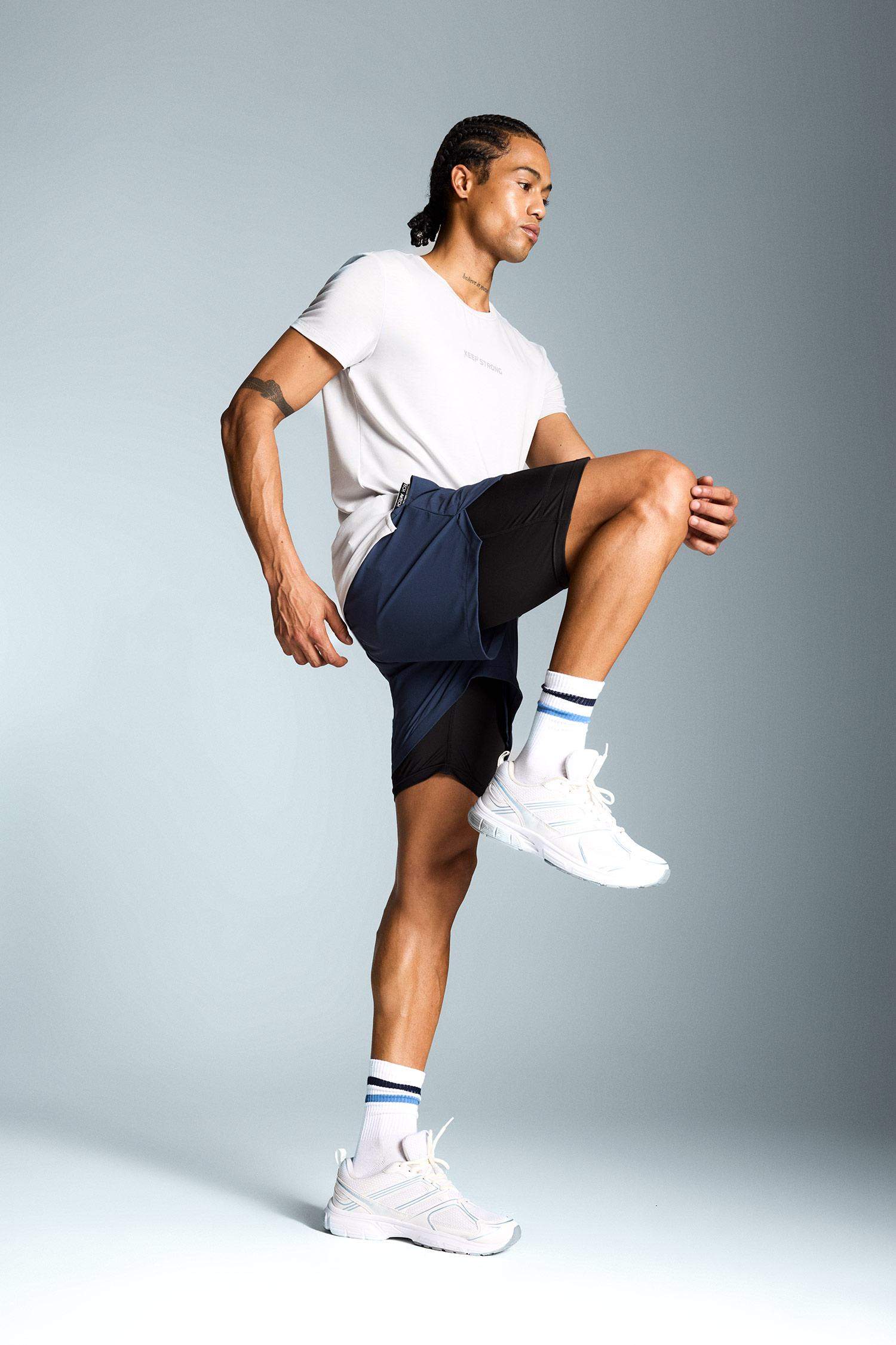 Slim Fit Dar Kesim Sporcu Taytlı Şort