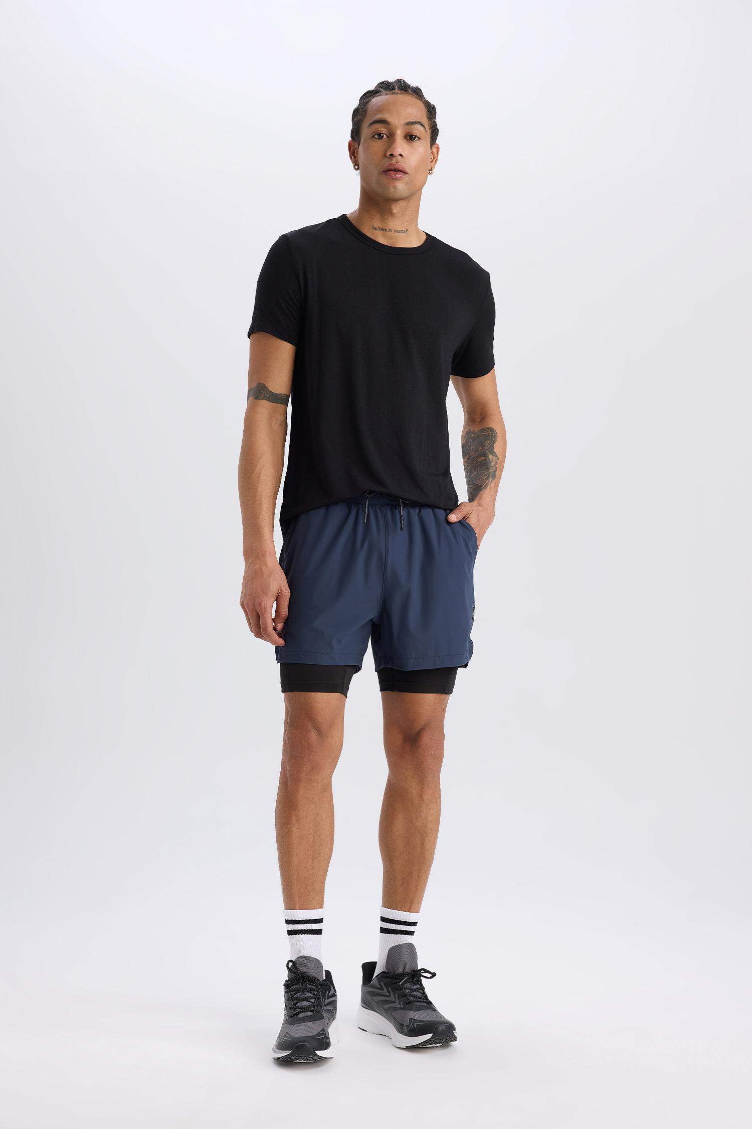 Slim Fit Dar Kesim Sporcu Taytlı Şort