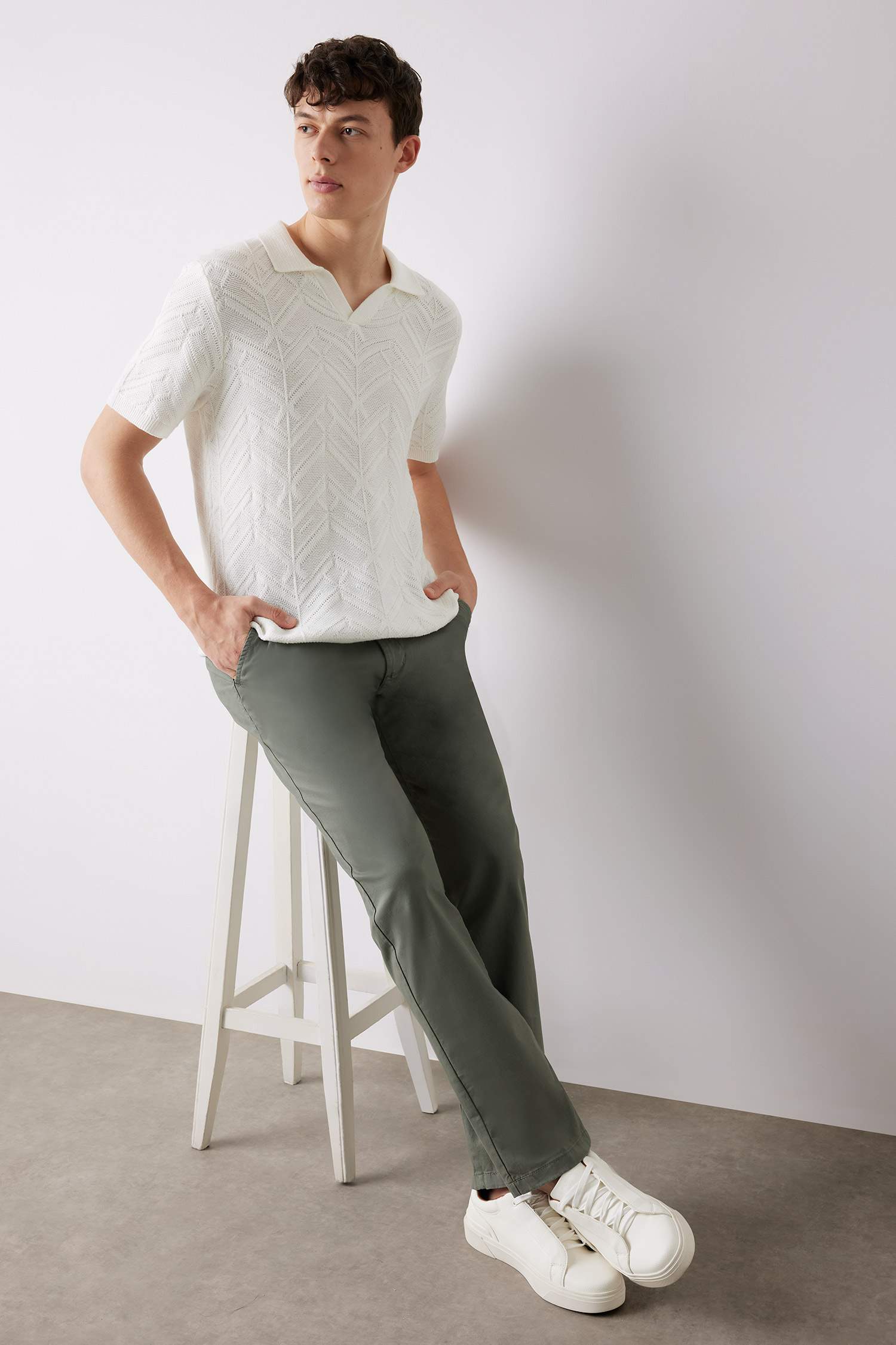 Standart Fit Polo Yaka Triko Kısa Kollu Tişört