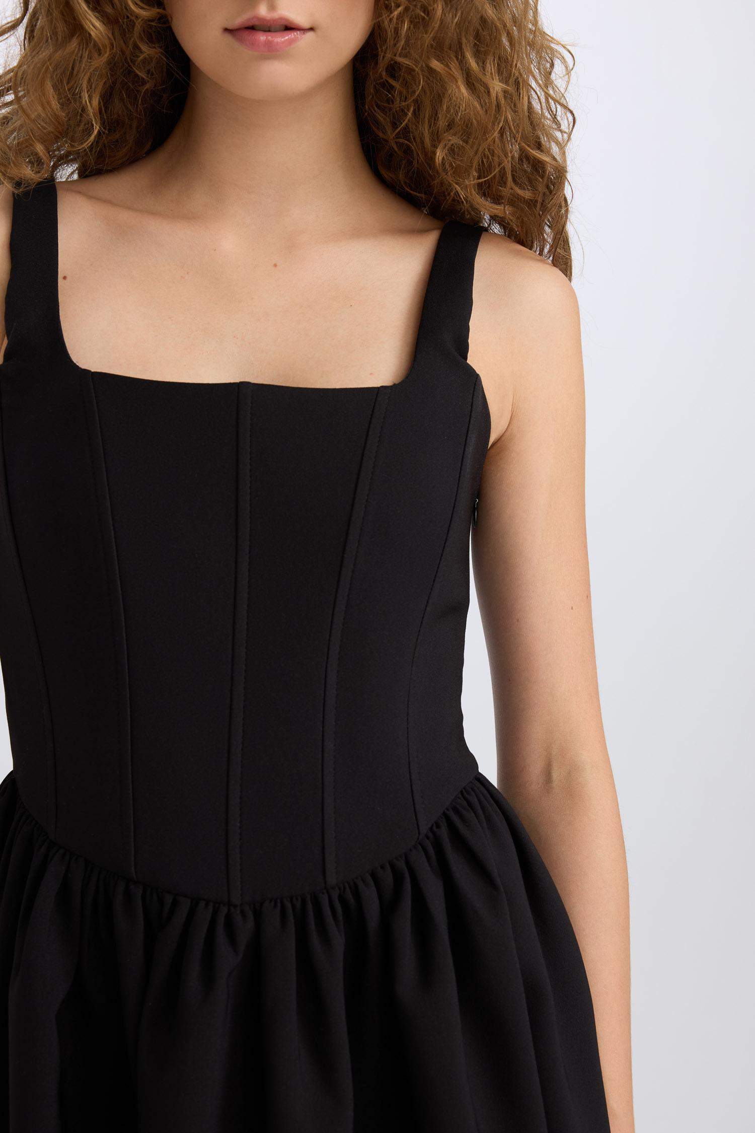 Kare Yaka Askılı Mini Elbise