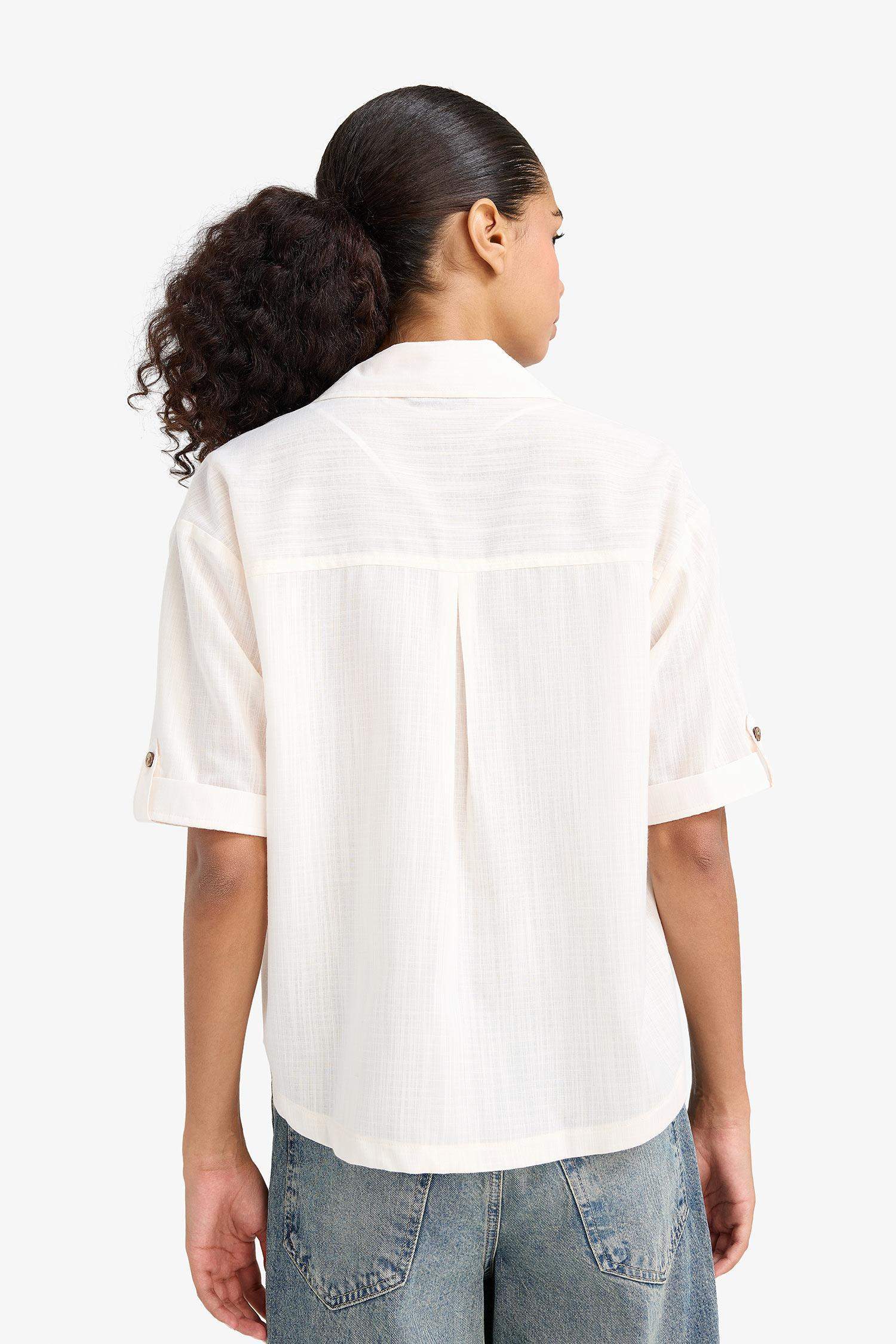 قميص ابيض نص كم قصة عادية