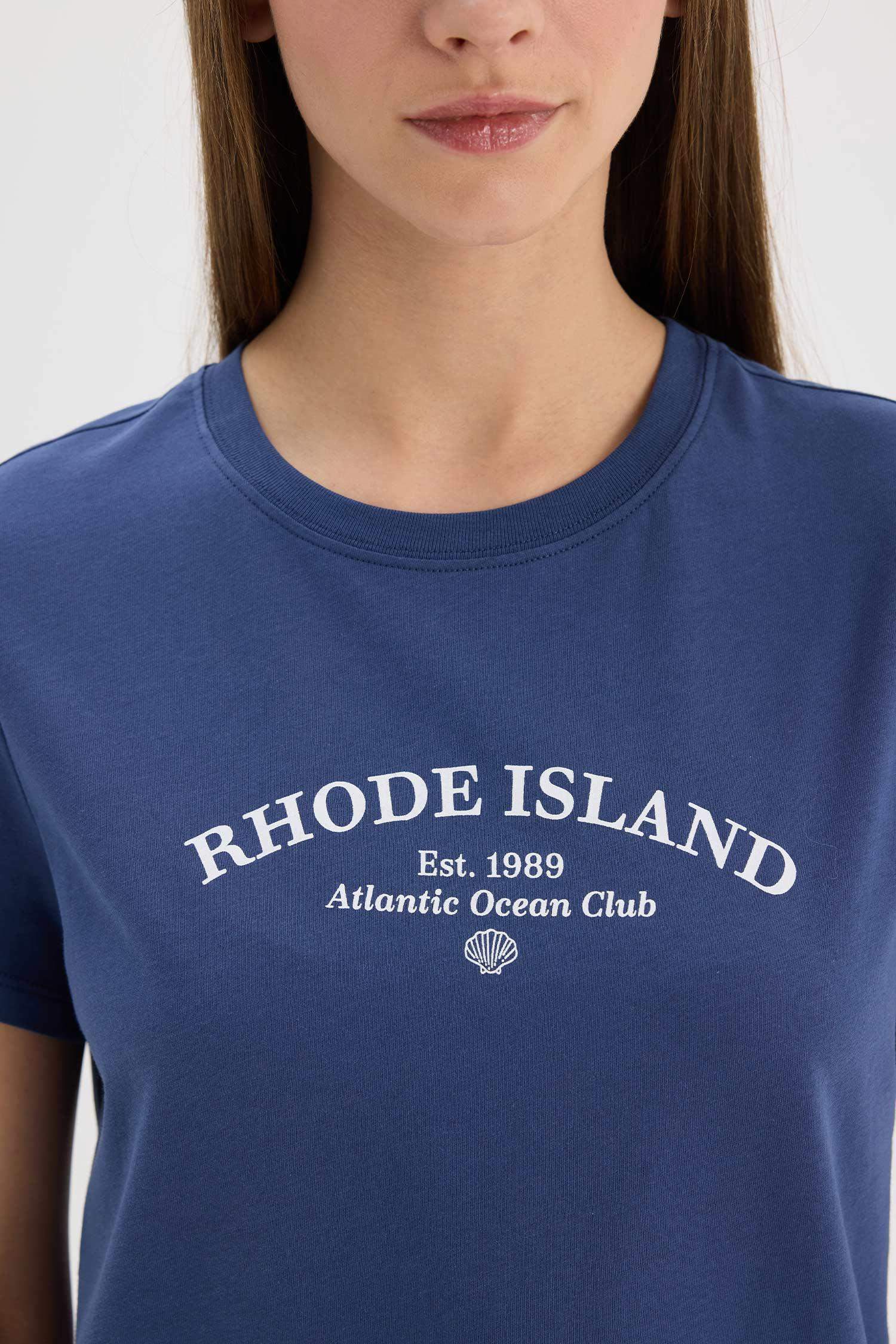 تيشيرت نص ردن بطبعة شعار قصة عادية بياخة مستديرة