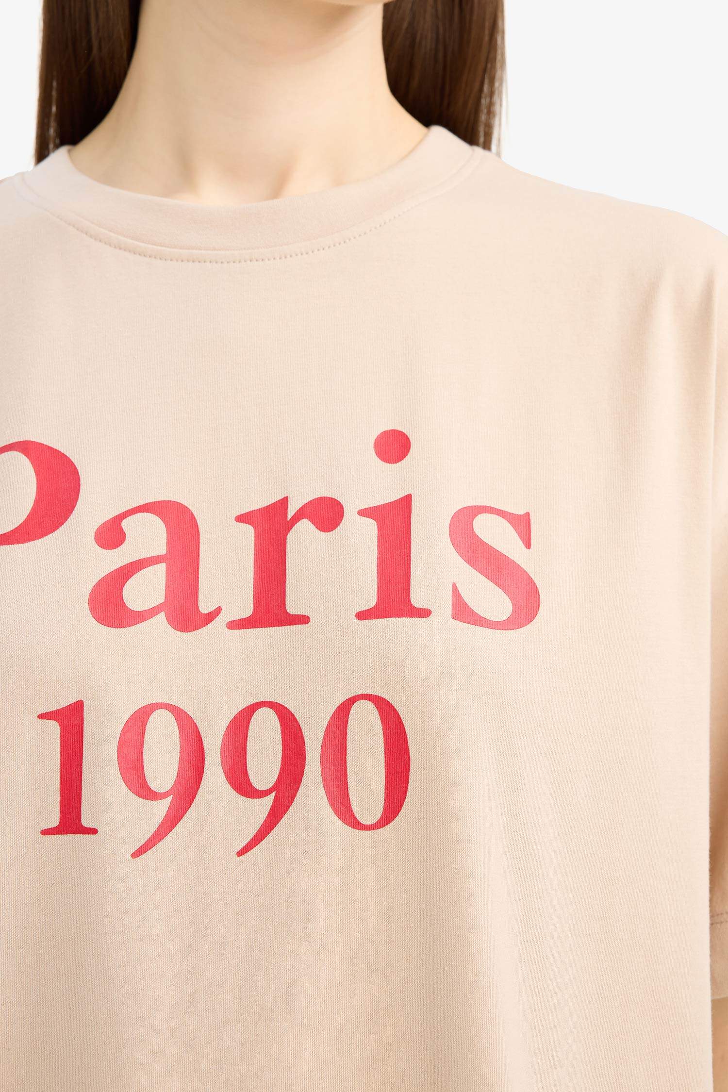 تيشيرت نص ردن اوفر سايز بياخة مستديرة بطبعة شعار