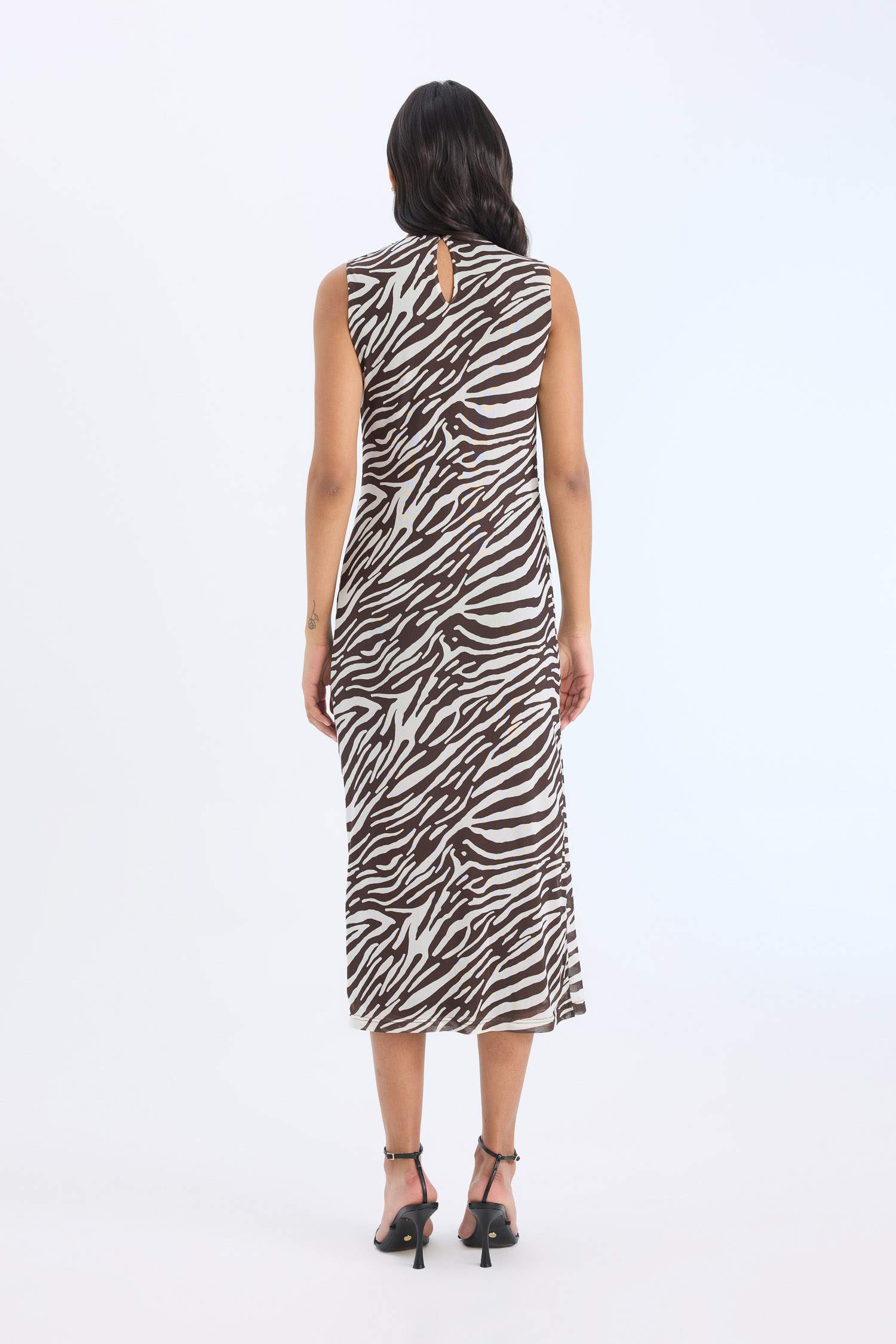 Bodycon Vücudu Saran Yarım Balıkçı Yaka Zebra Desenli Tül Kolsuz Midi Elbise