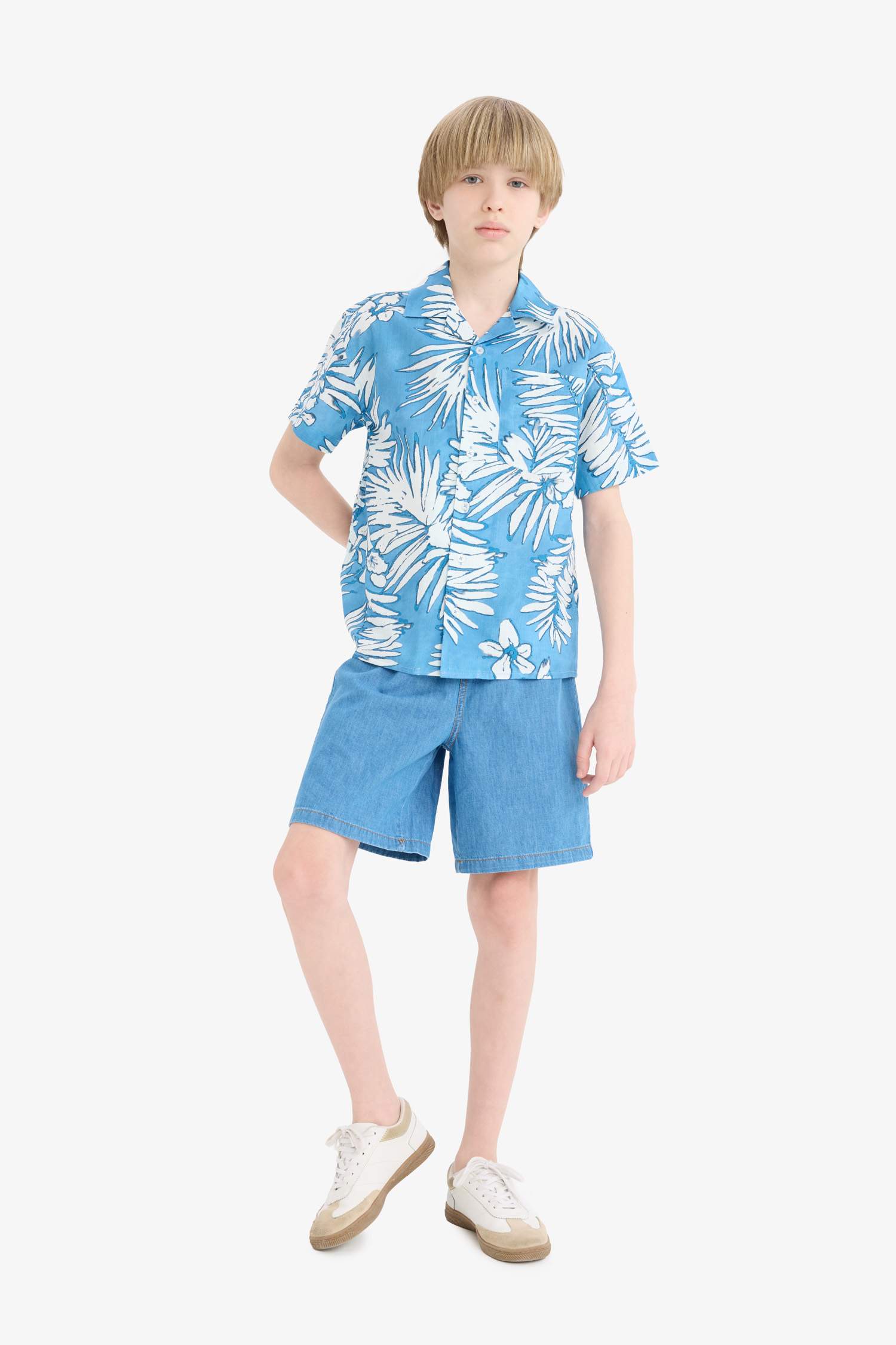 Erkek Çocuk Oversize Geniş Kalıp Polo Yaka Desenli Kısa Kollu Gömlek