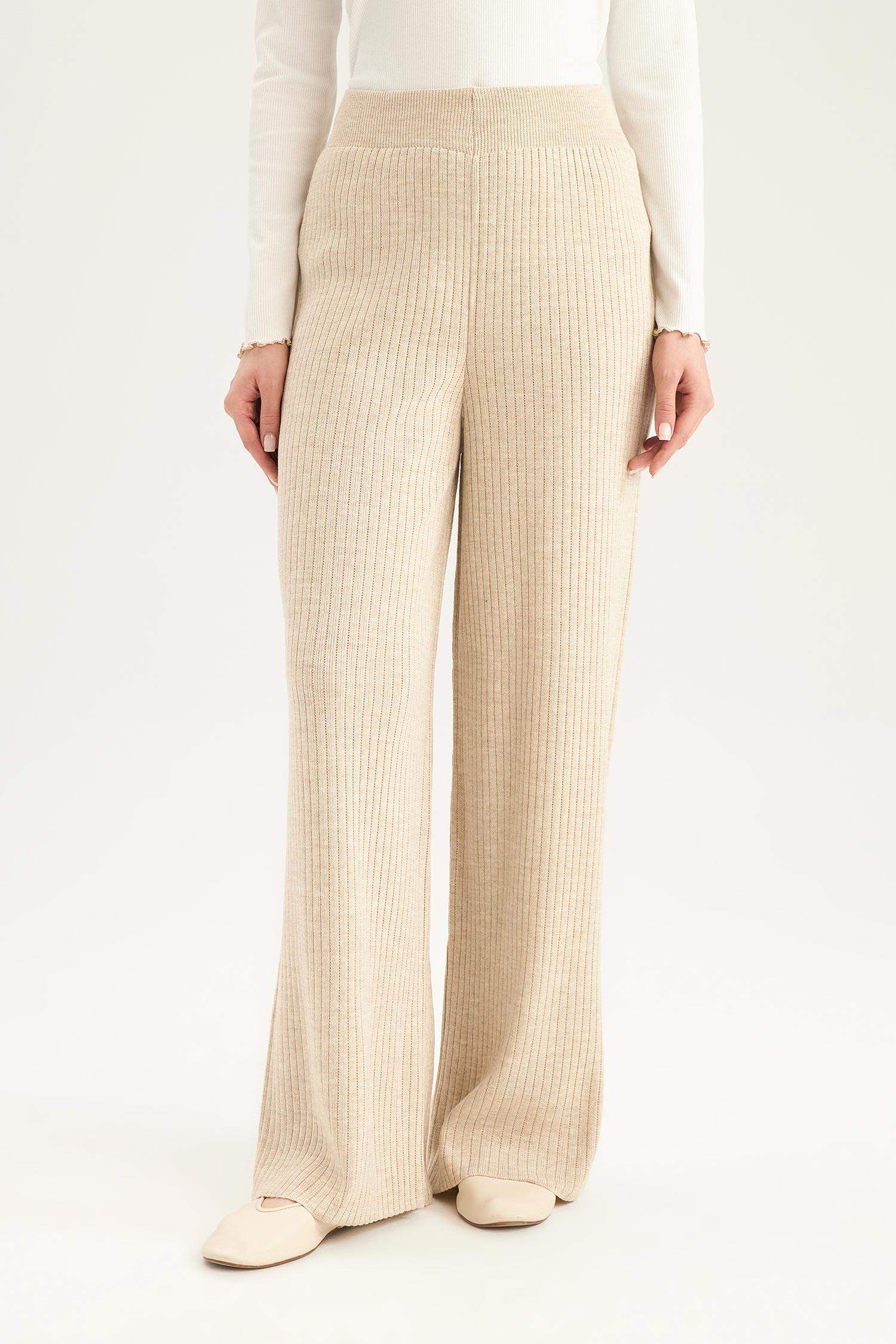 بنطرون سادة تريكو قصة مريحة