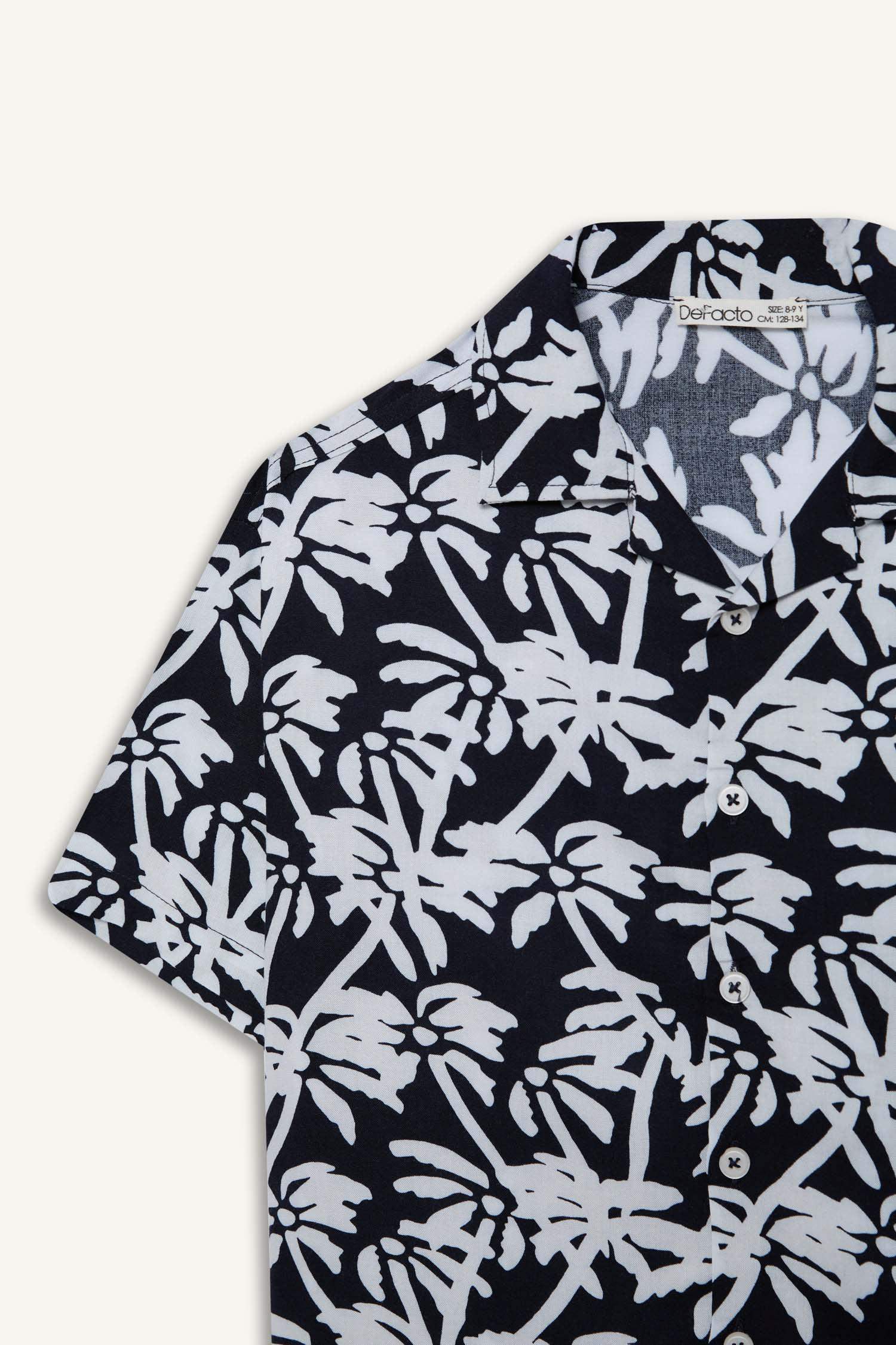 Erkek Çocuk Oversize Geniş Kalıp Polo Yaka Desenli Kısa Kollu Gömlek