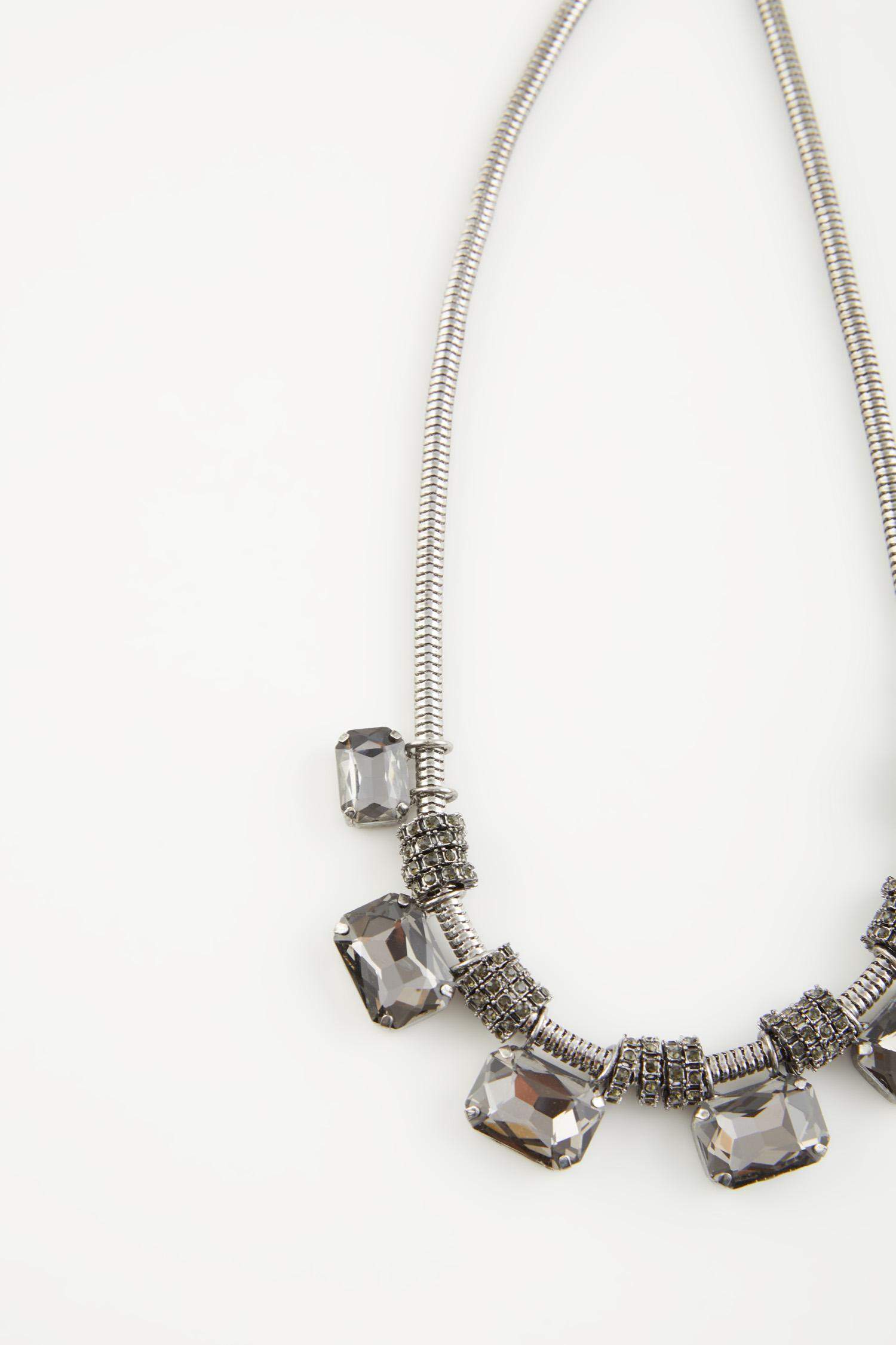 قلادة نسائي فضي