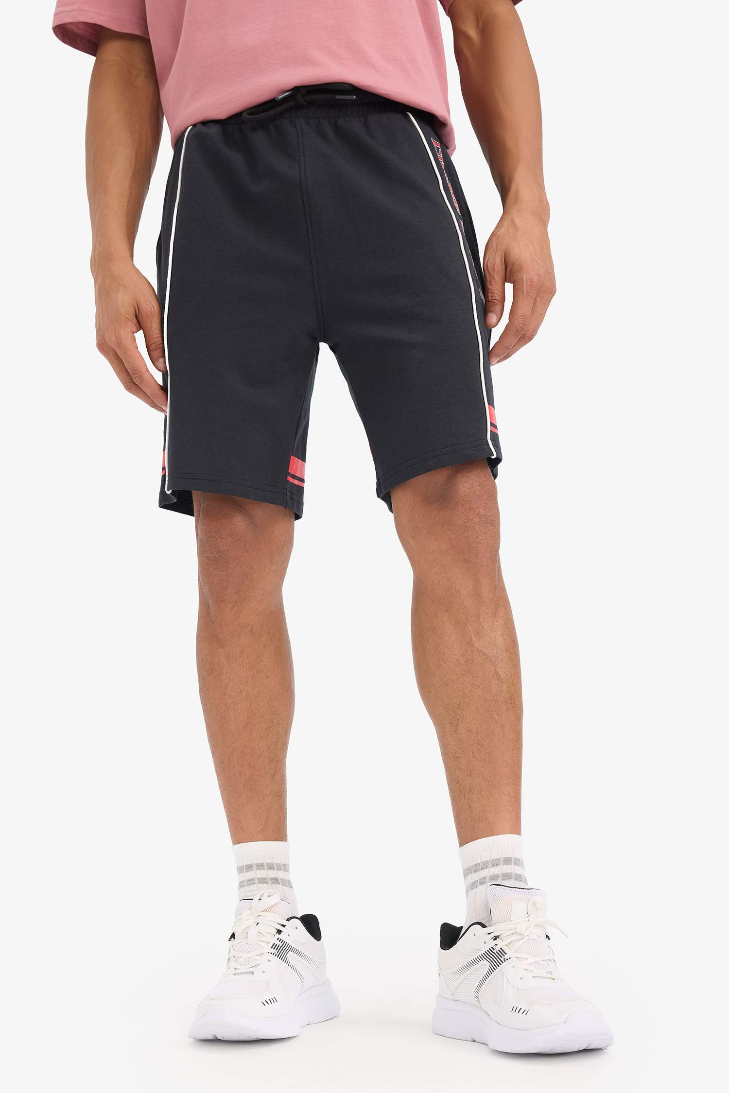 DeFactoFit NBA Chicago Bulls Standart Fit Kısa Paça Şort