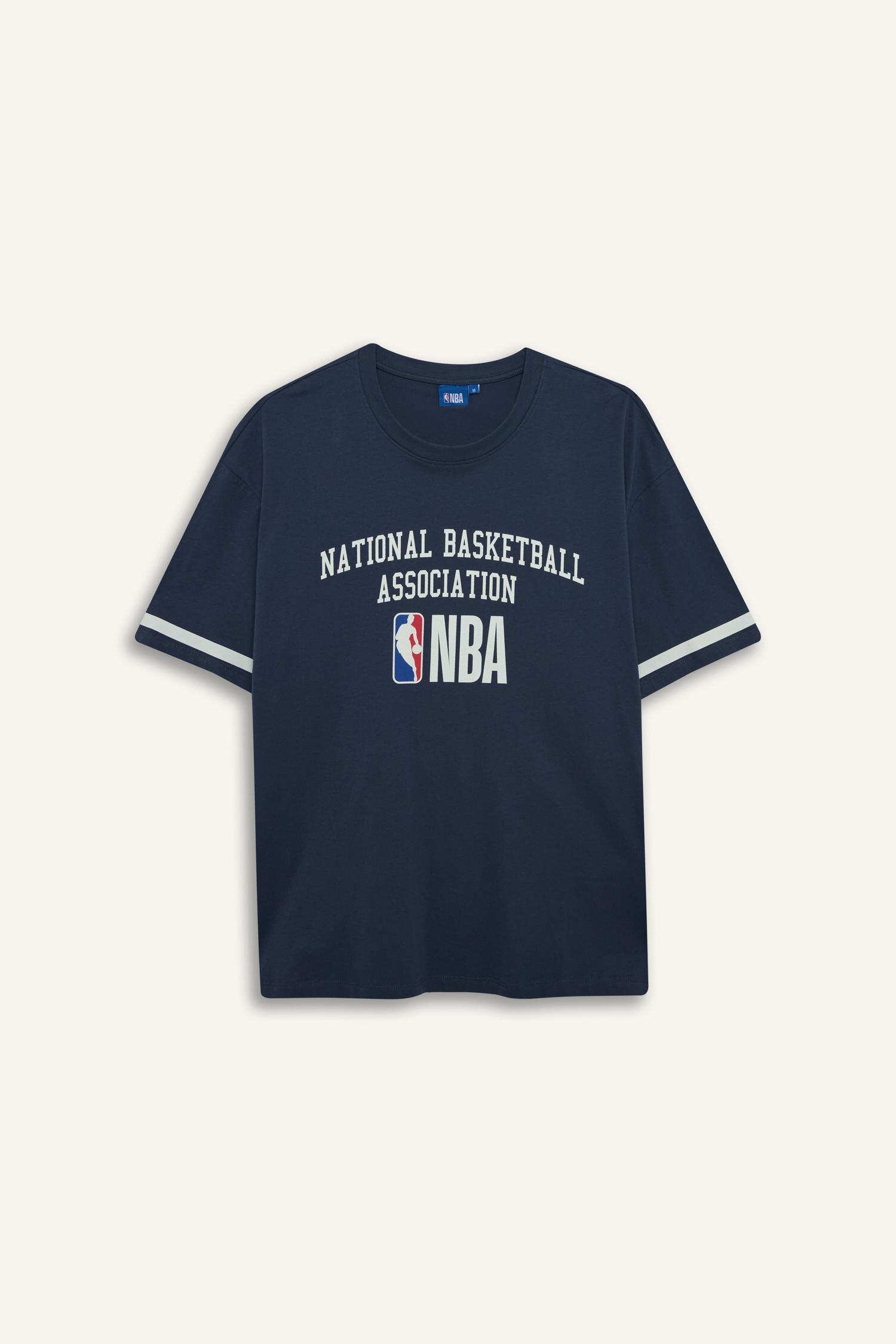 DeFacto %100 Pamuk NBA Wordmark Oversize Geniş Kalıp Bisiklet Yaka Kısa Kollu Tişört görsel 6