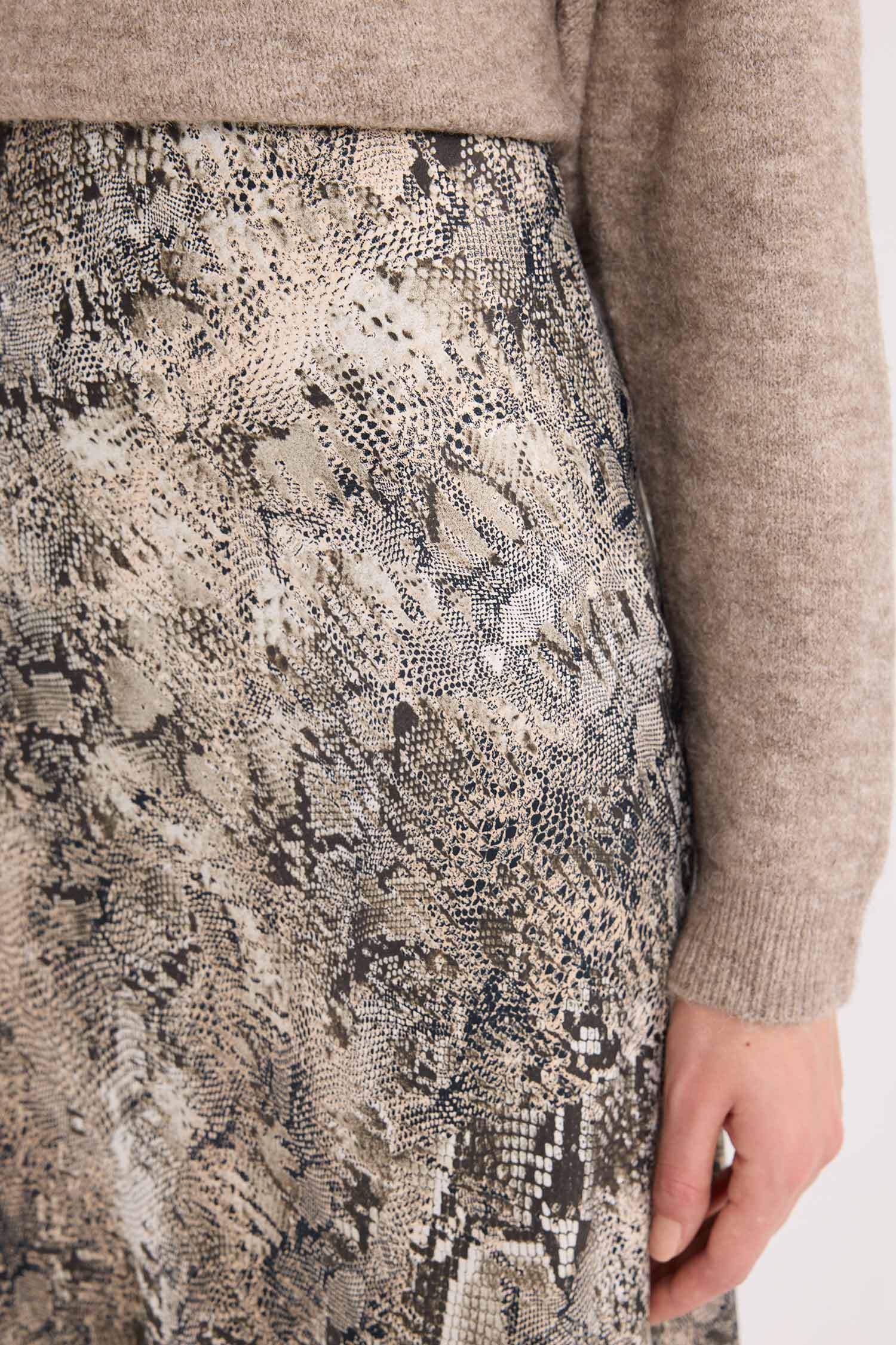 تنورة مطبوعة ستان قصة A بخصر عالي