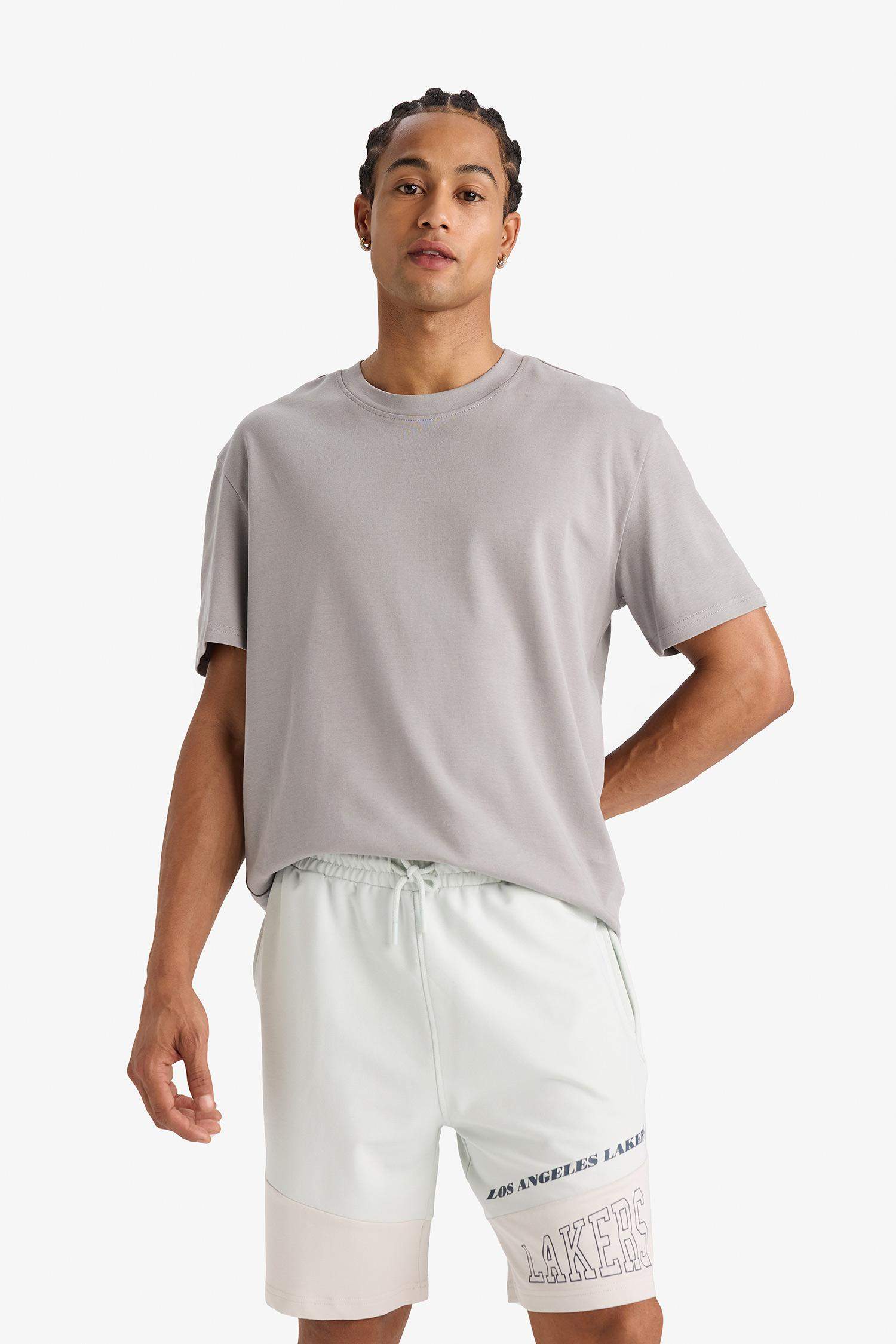 شورت قصة عادية بساق قصير من لوس أنجلوس ليكرز