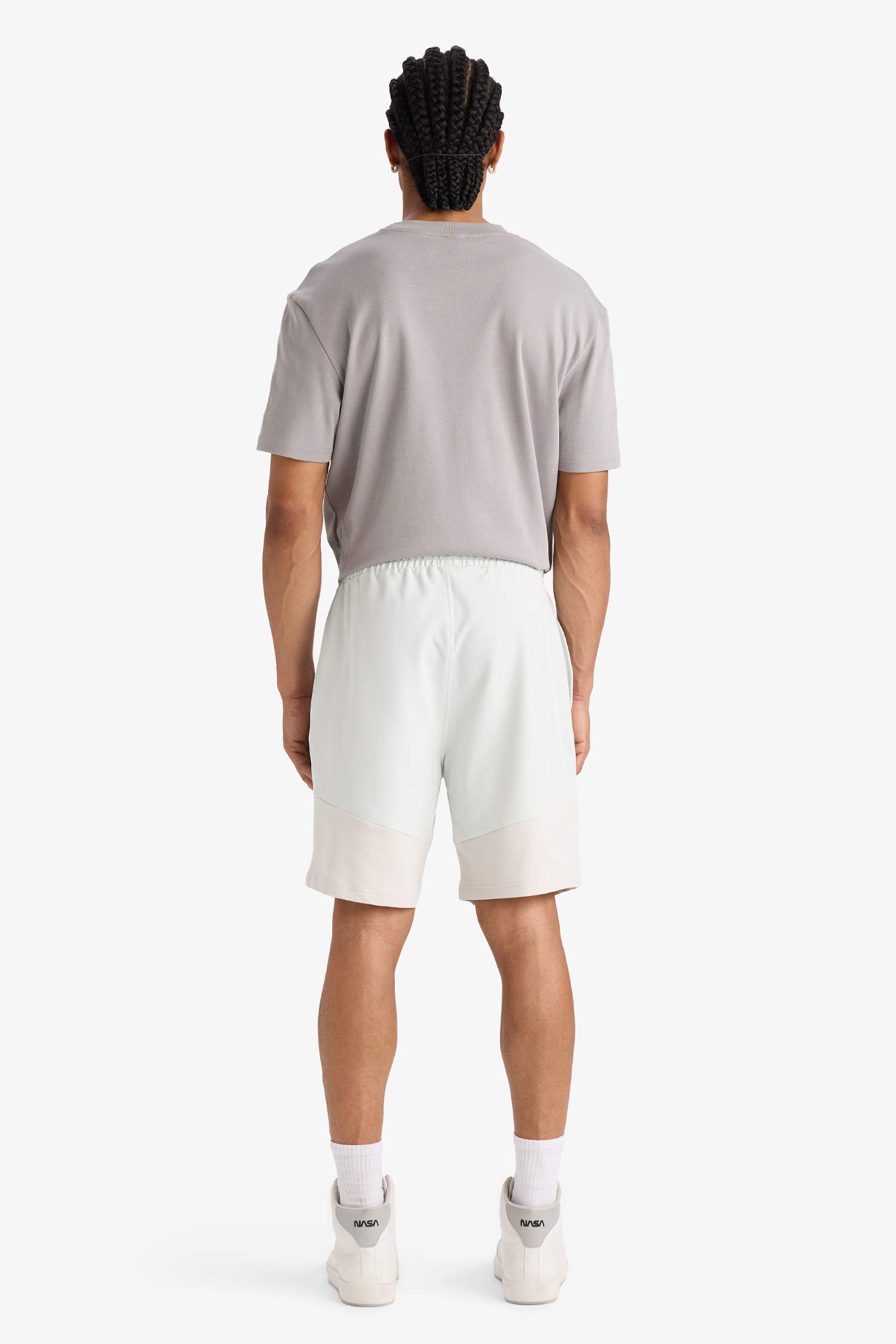 DeFactoFit NBA Los Angeles Lakers Standart Fit Kısa Paça Şort