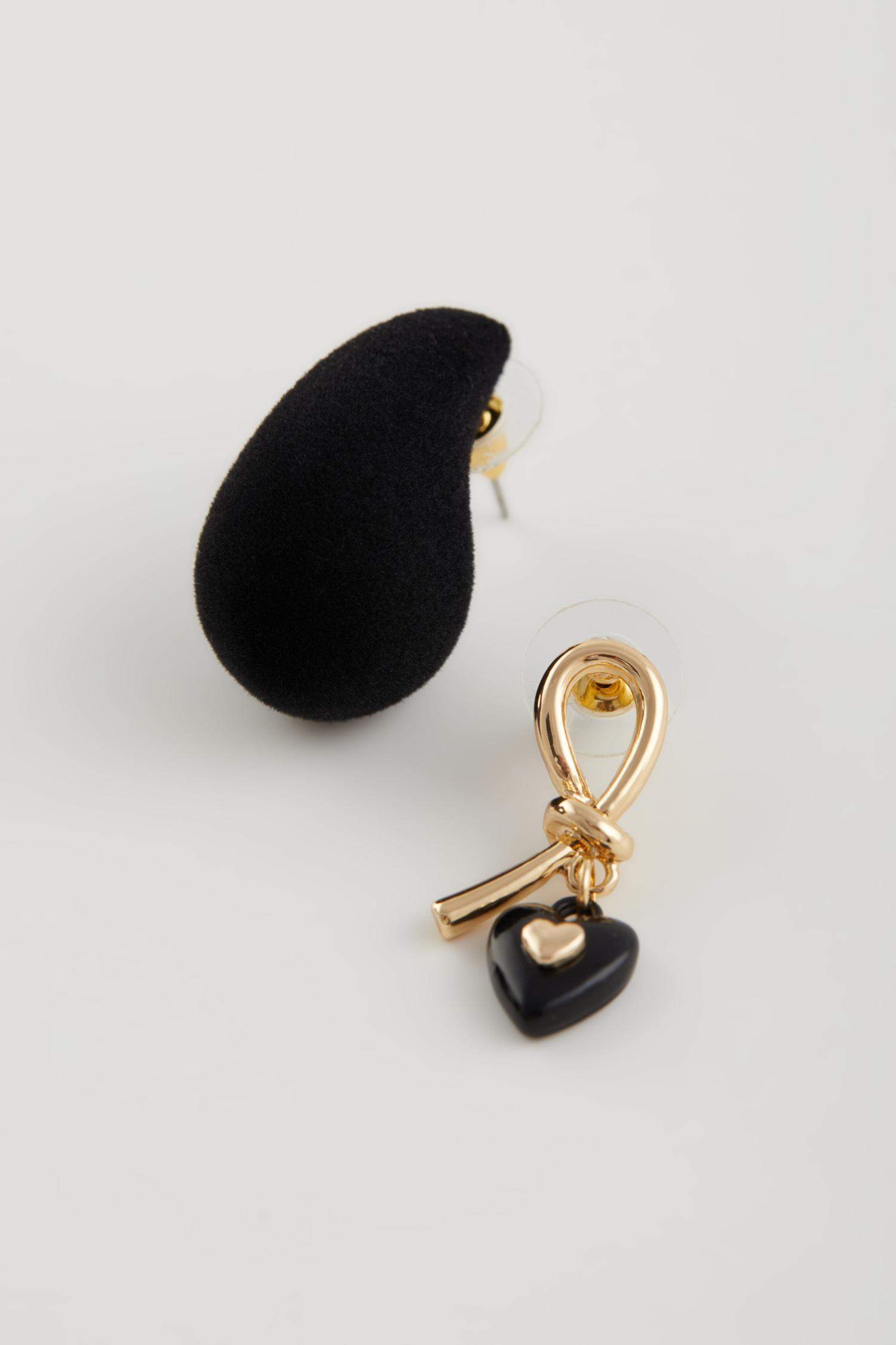 Kadın 2'li Siyah Küpe