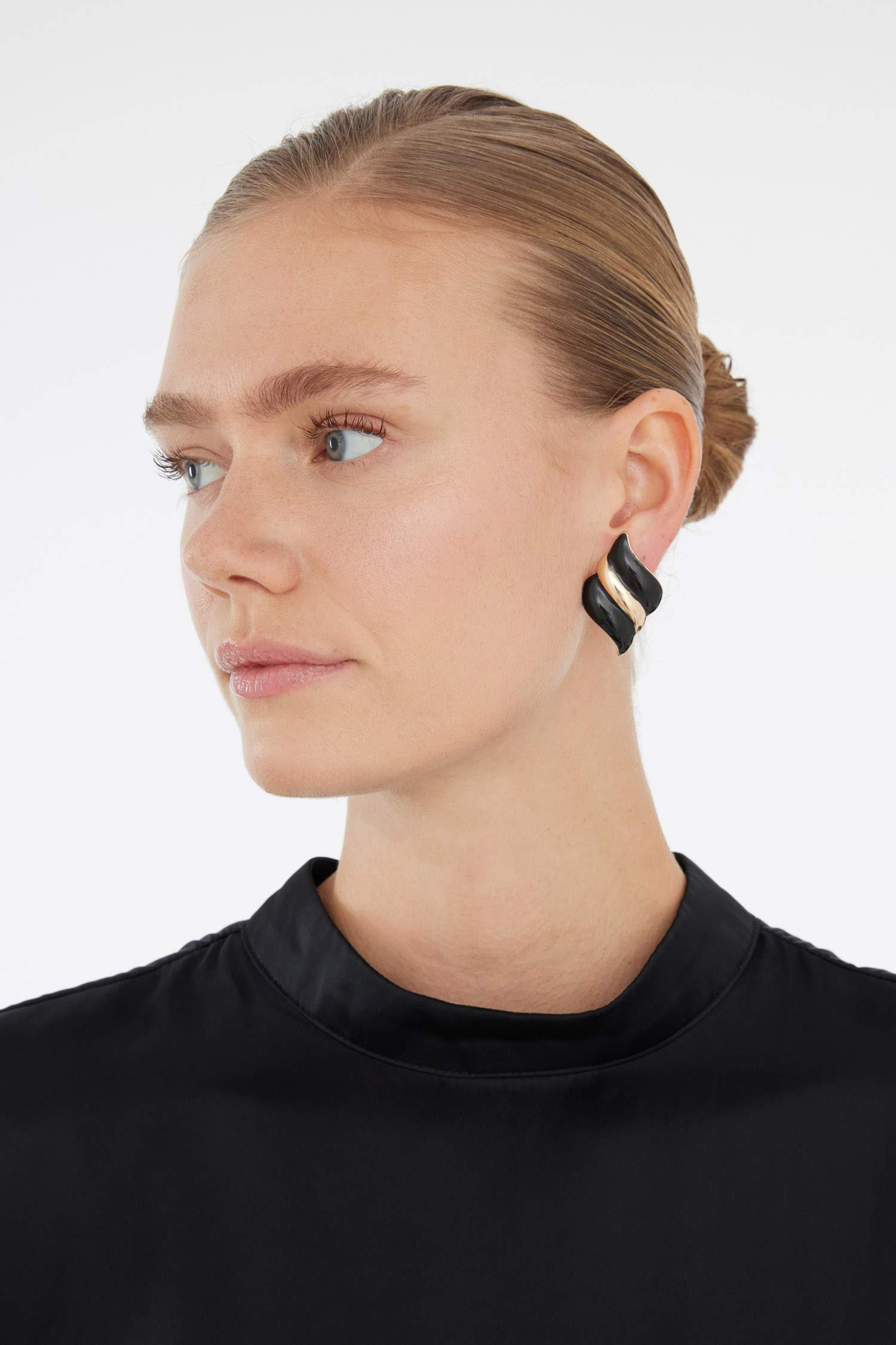 Әйелдерге сырға