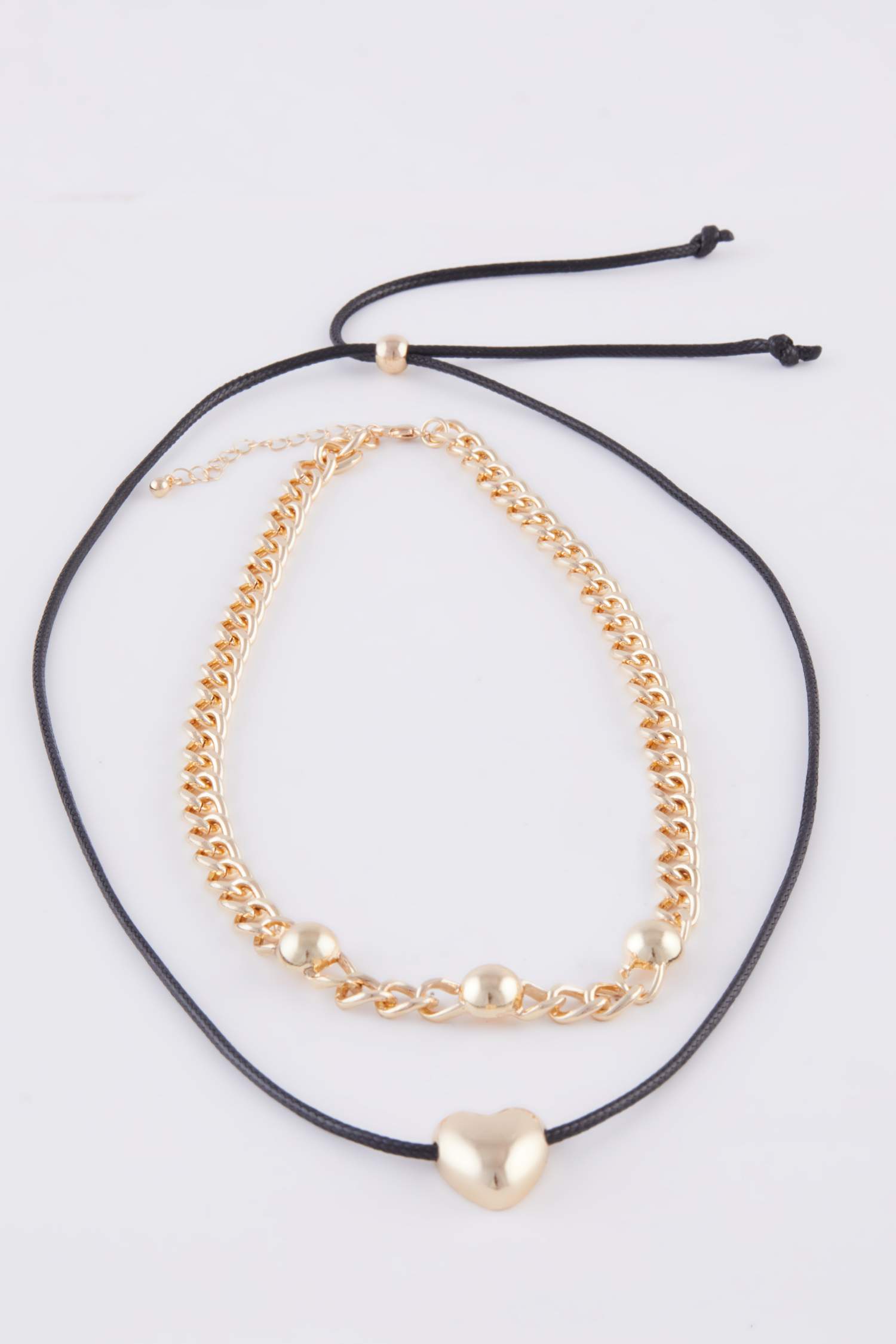 Kadın Siyah İpli ve Kalpli Gold Kolye