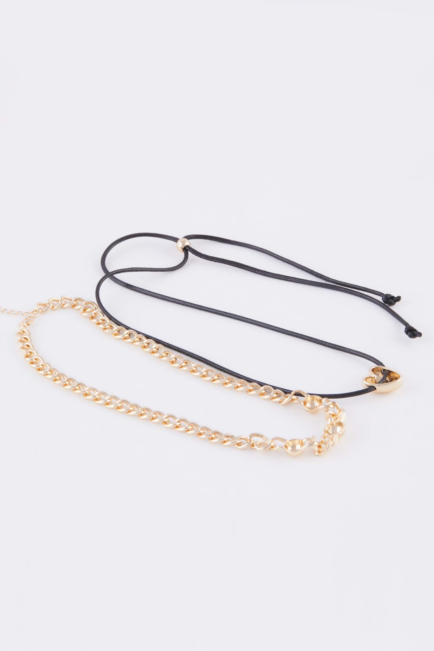 Kadın Siyah İpli ve Kalpli Gold Kolye