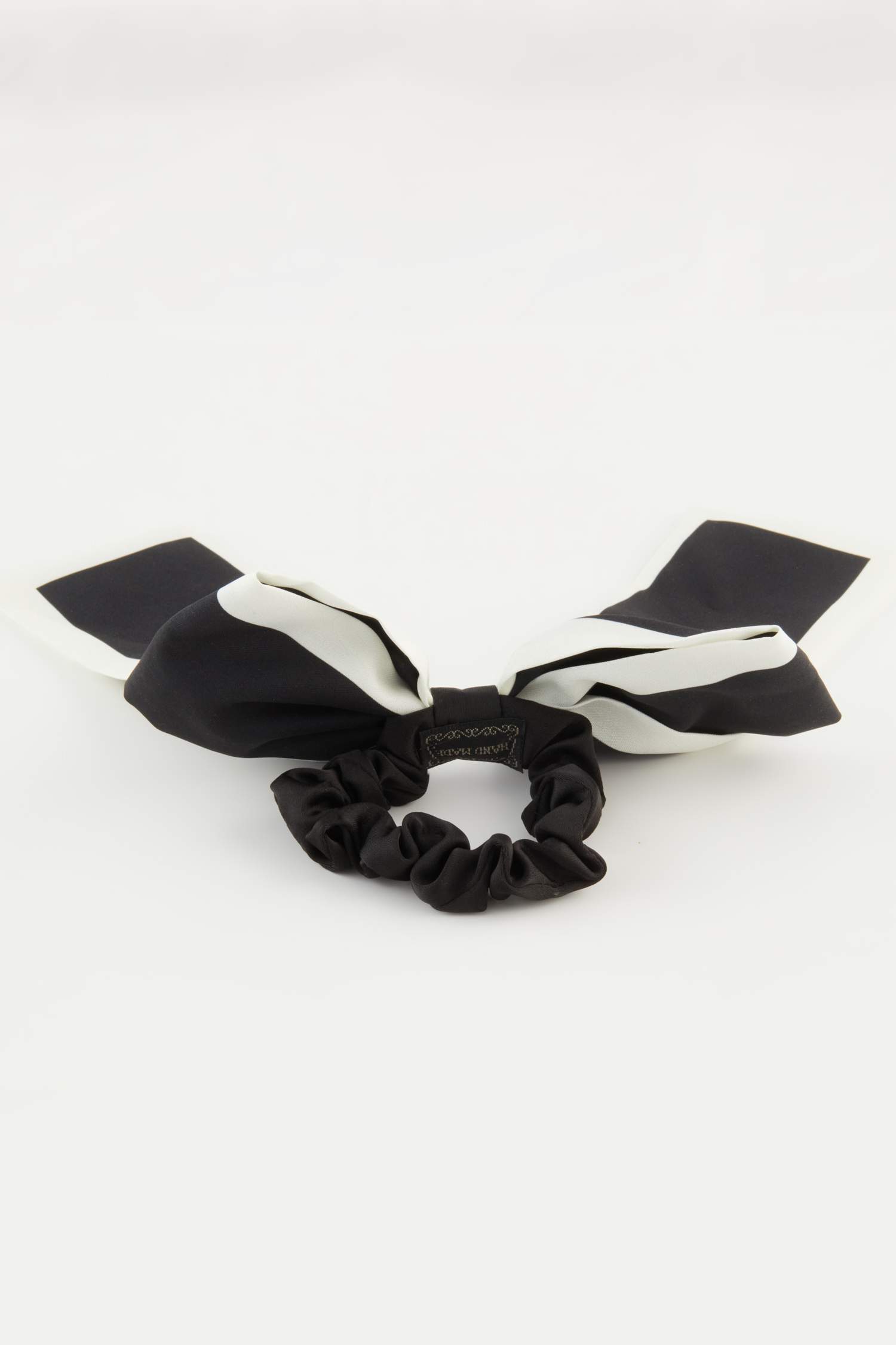 Kadın Siyah Fiyonk Lastik Toka