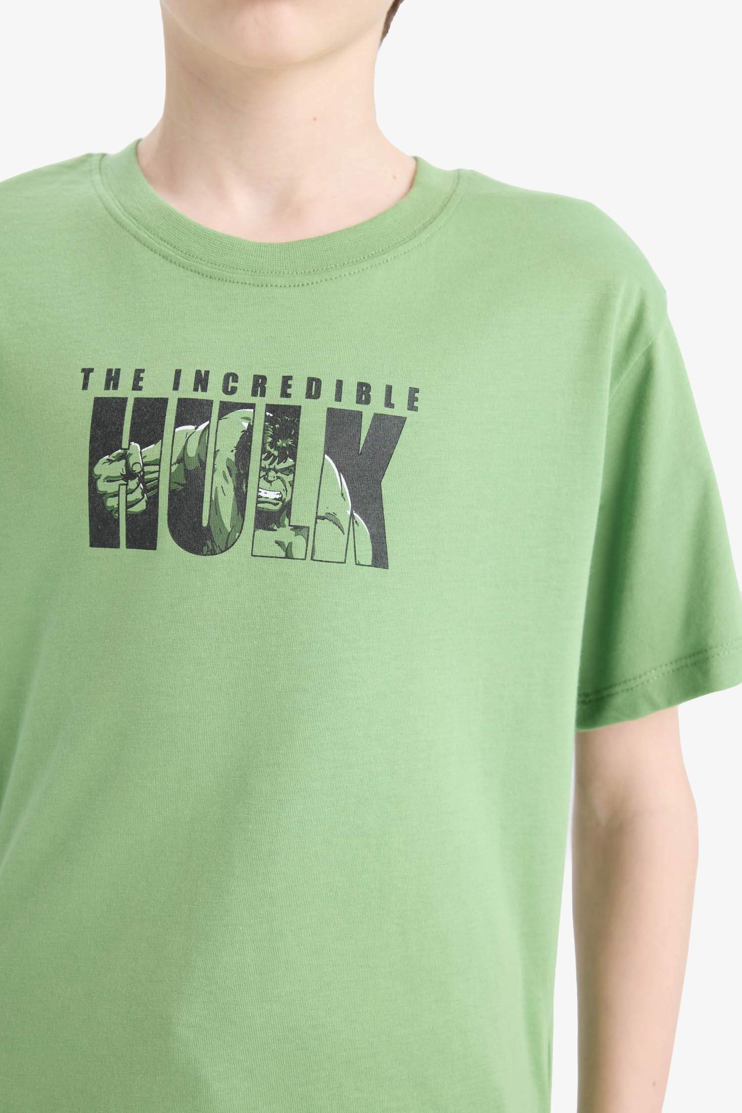 Erkek Çocuk Marvel Avengers Bisiklet Yaka Sırt Baskılı Kısa Kollu Tişört