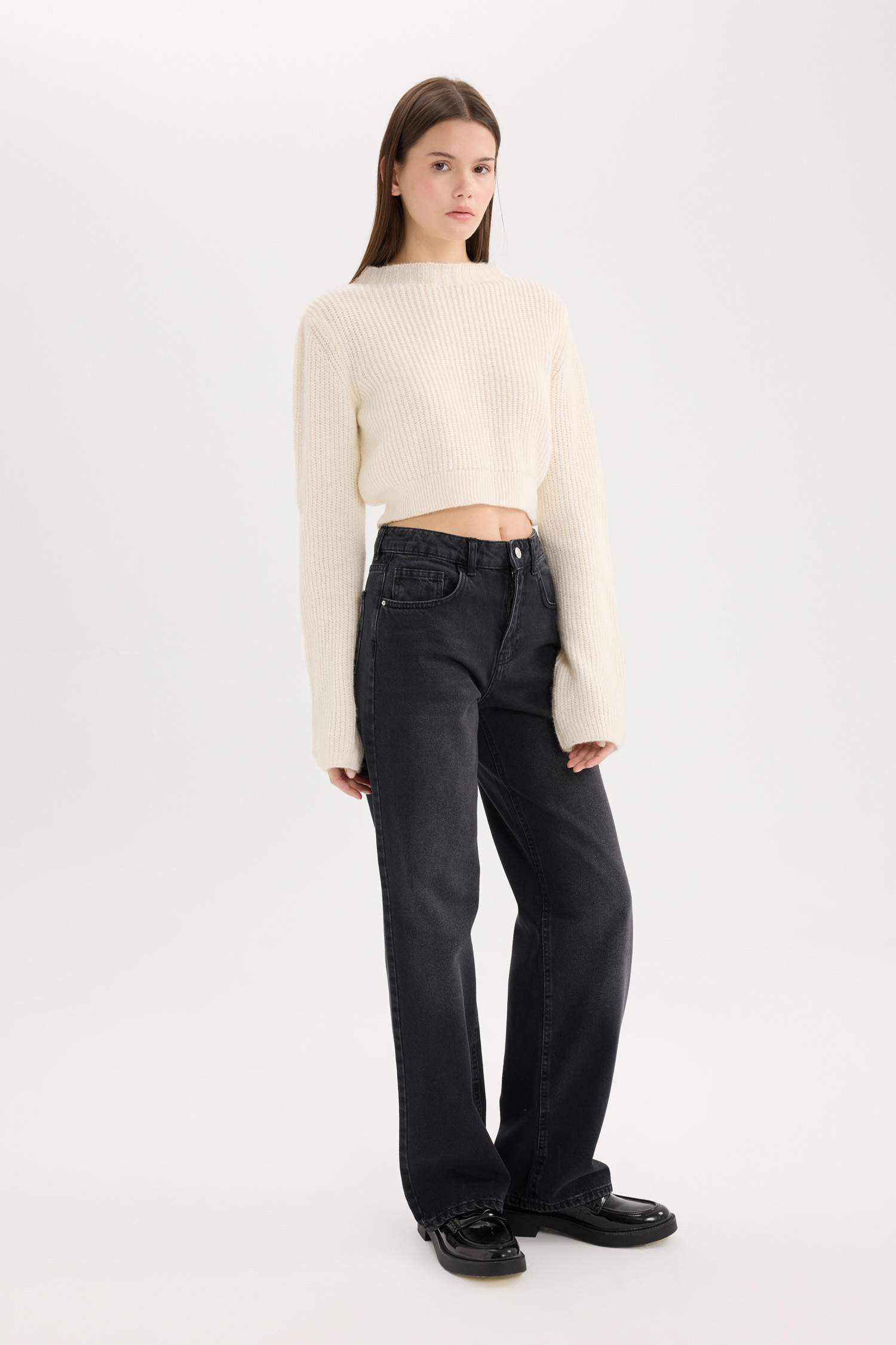 سروال جينز واسع بخصر عالي