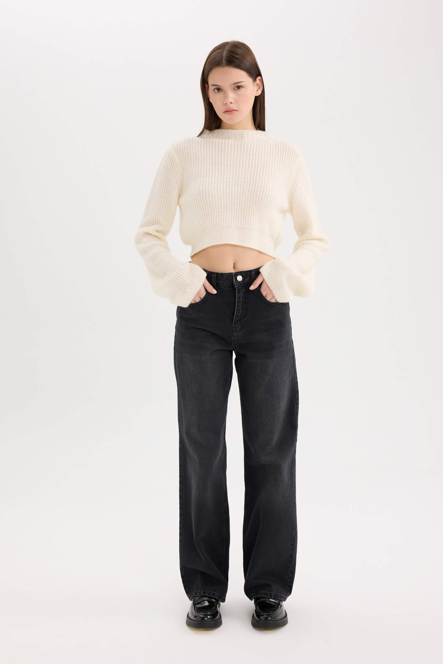 سروال جينز واسع بخصر عالي