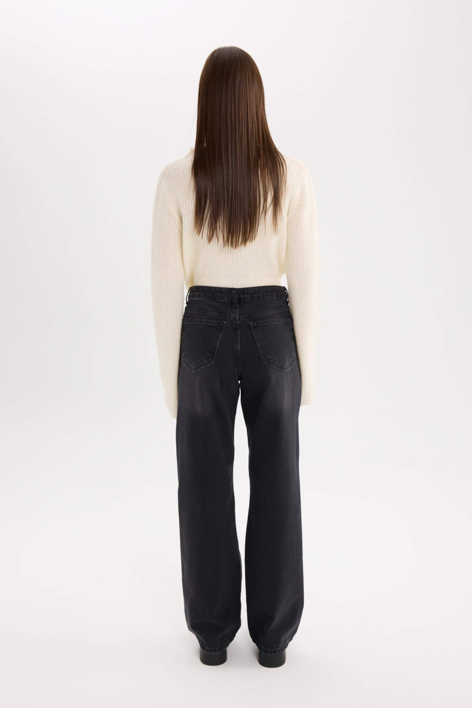 سروال جينز واسع بخصر عالي