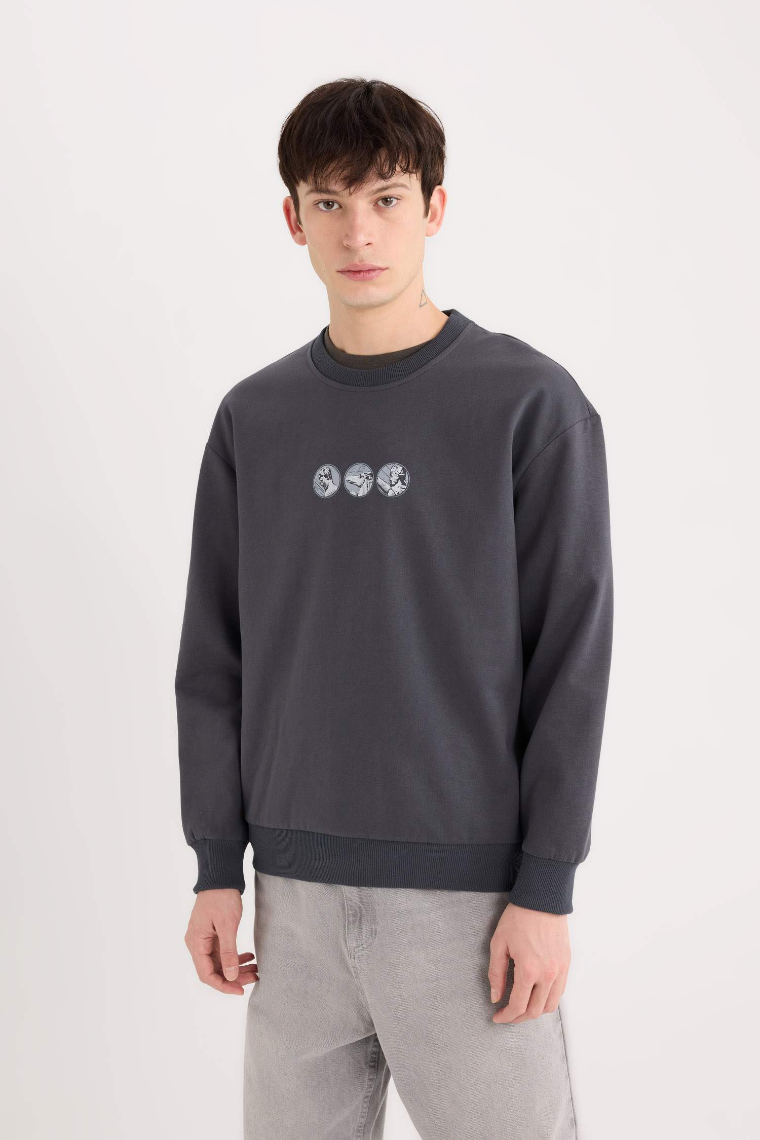 Boxy Fit Bisiklet Yaka Sırt Baskılı Sweatshirt