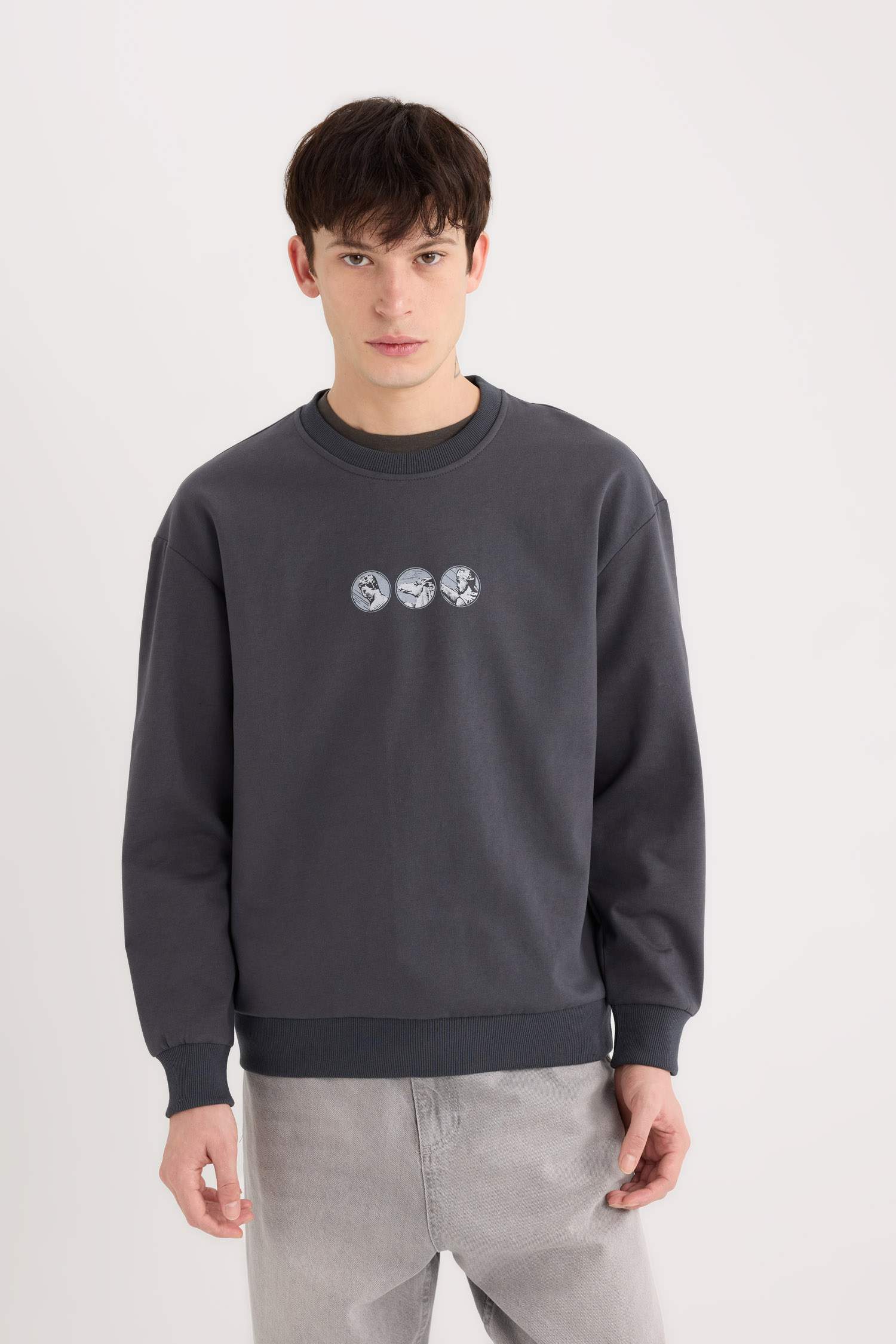 Boxy Fit Bisiklet Yaka Sırt Baskılı Sweatshirt