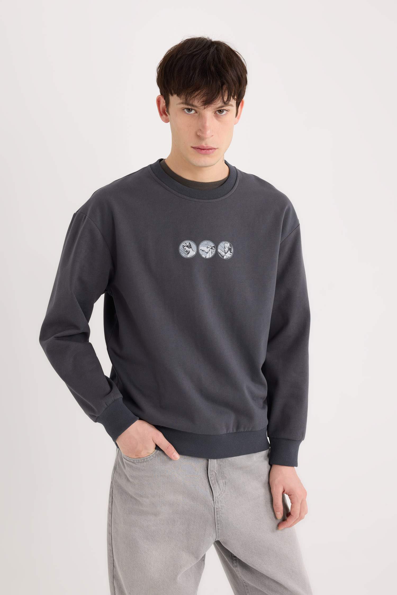 Boxy Fit Bisiklet Yaka Sırt Baskılı Sweatshirt