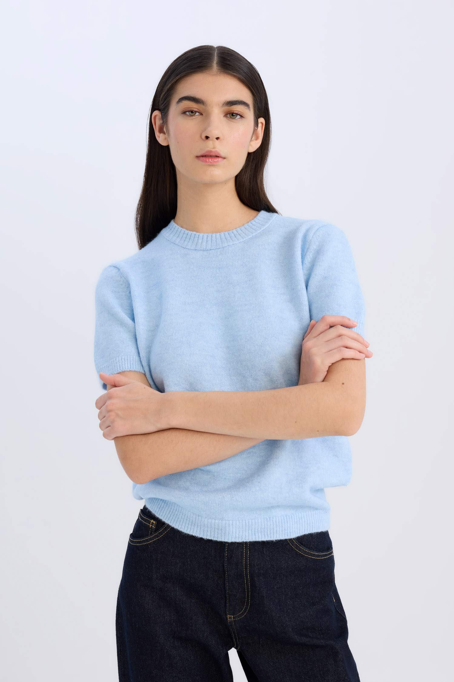 Пуловер стандартного кроя с круглым вырезом для женщин