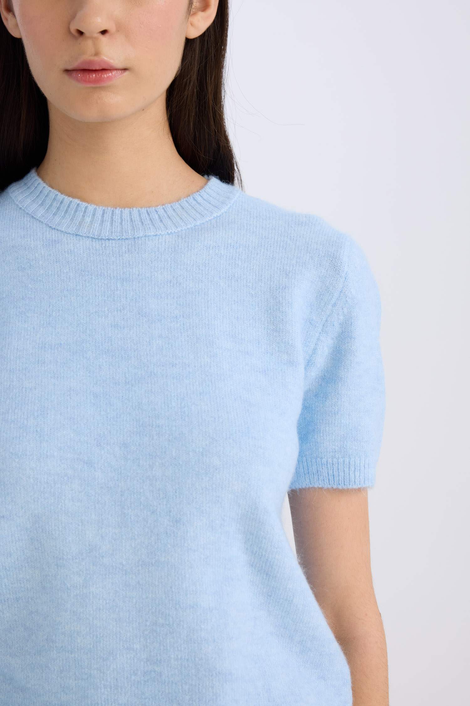 Пуловер стандартного кроя с круглым вырезом для женщин