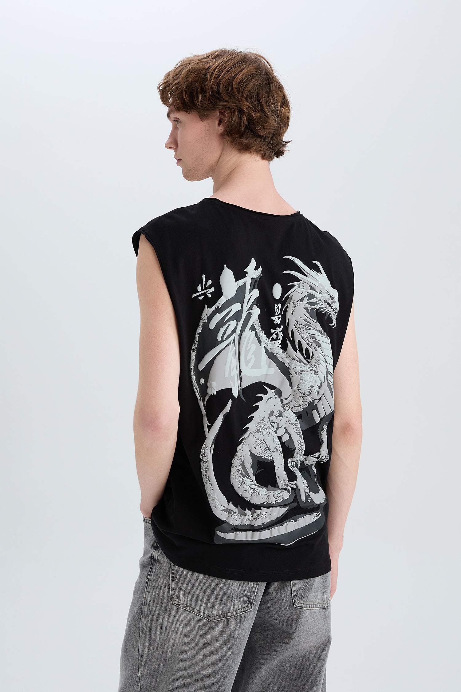 %100 Pamuk Boxy Fit Bisiklet Yaka Sırt Baskılı Atlet