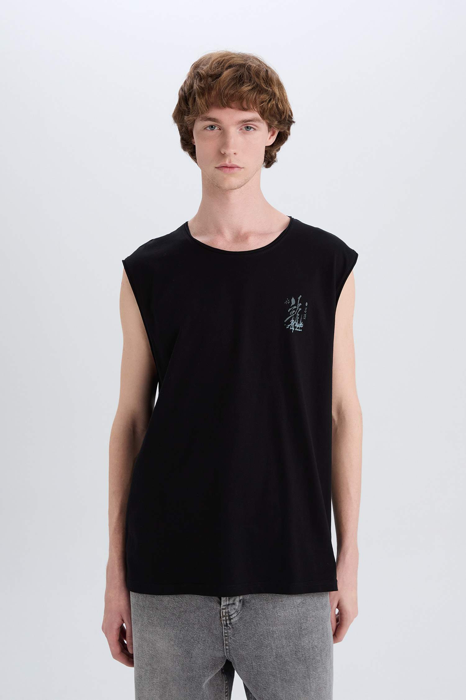 %100 Pamuk Boxy Fit Bisiklet Yaka Sırt Baskılı Atlet