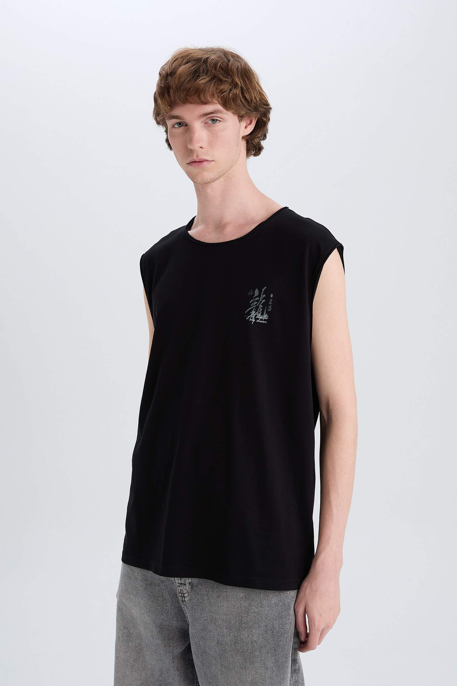 %100 Pamuk Boxy Fit Bisiklet Yaka Sırt Baskılı Atlet