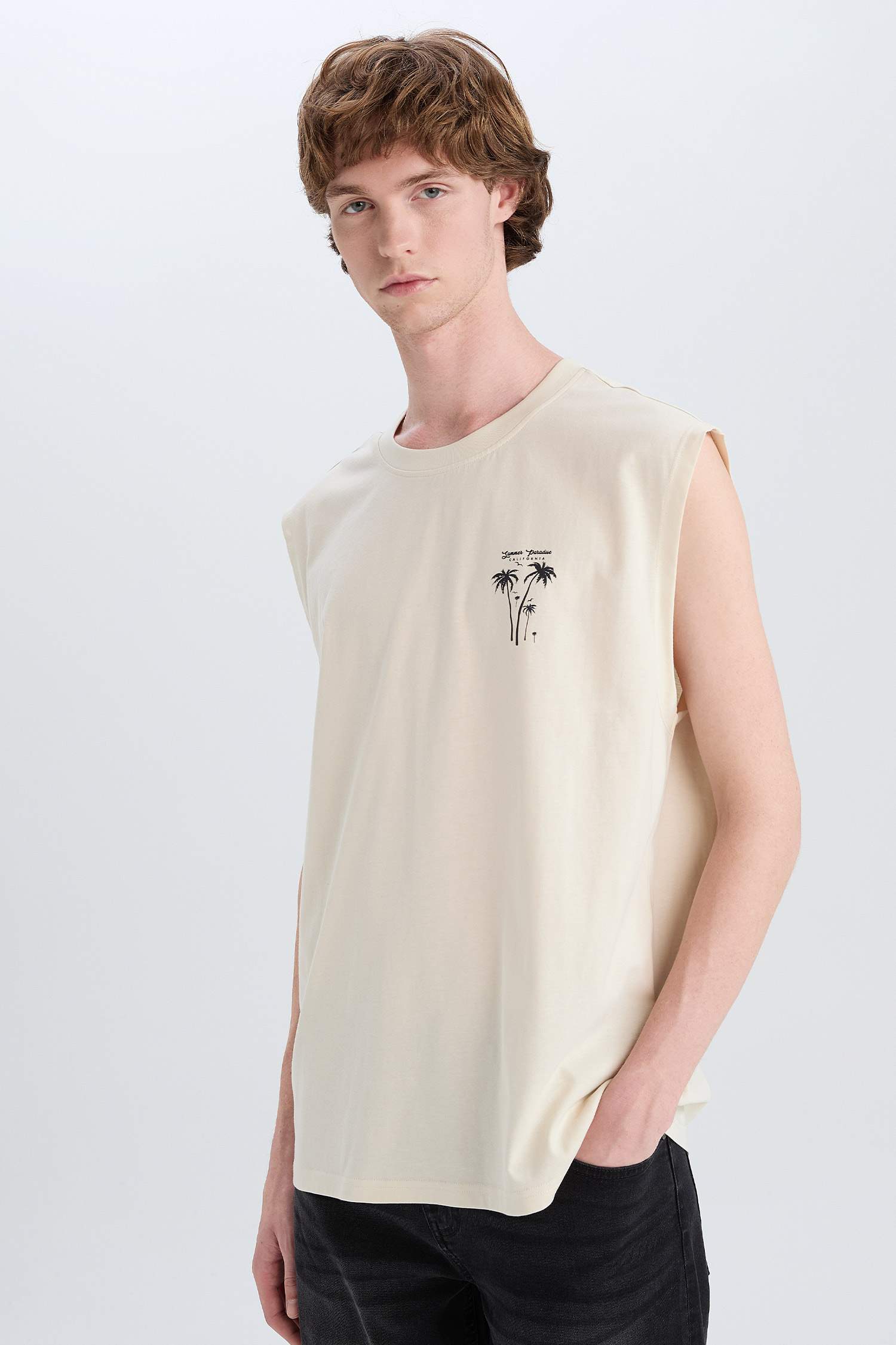 %100 Pamuk Boxy Fit Bisiklet Yaka Sırt Baskılı Atlet