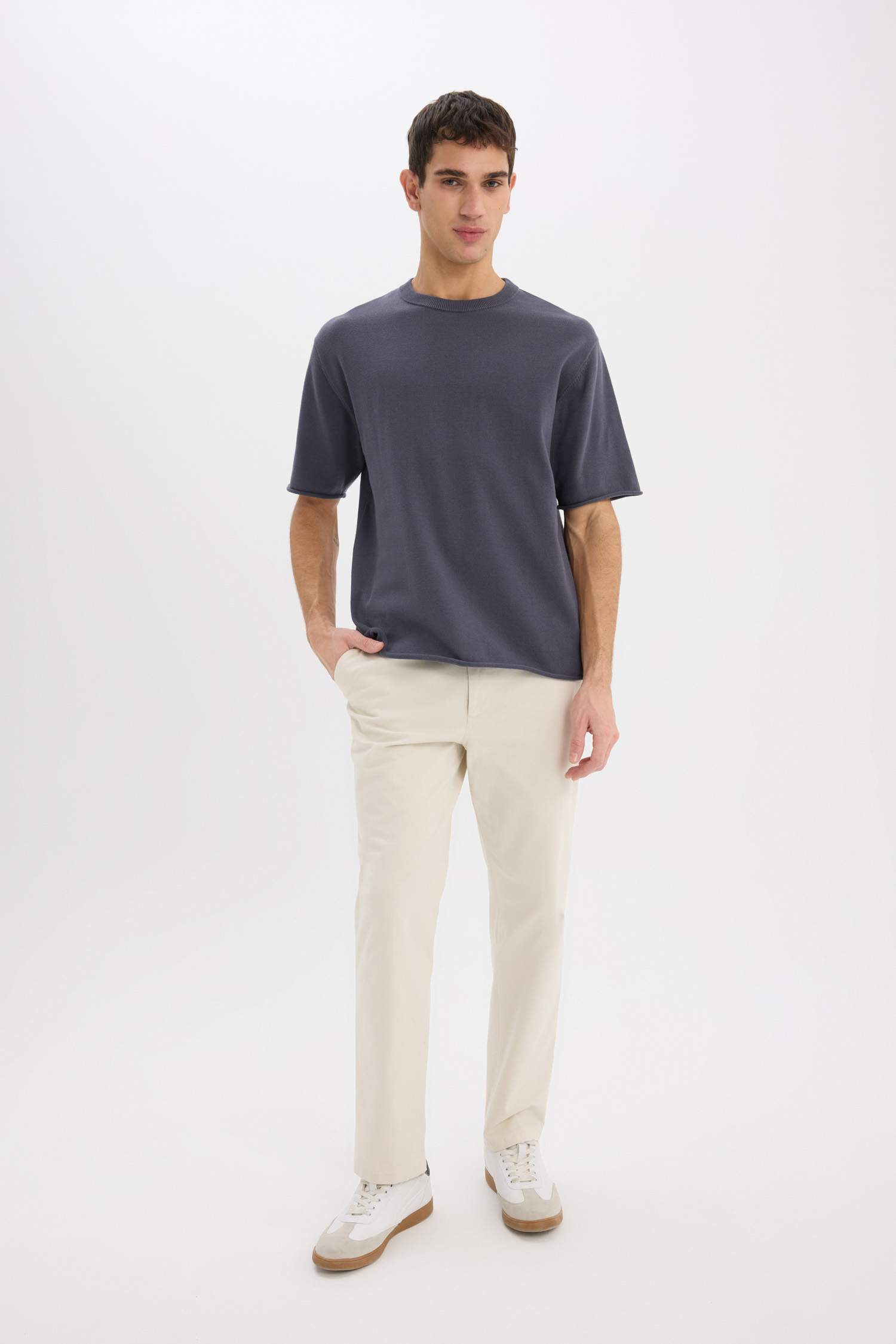 Оверсайз трикотажная футболка широкого покроя