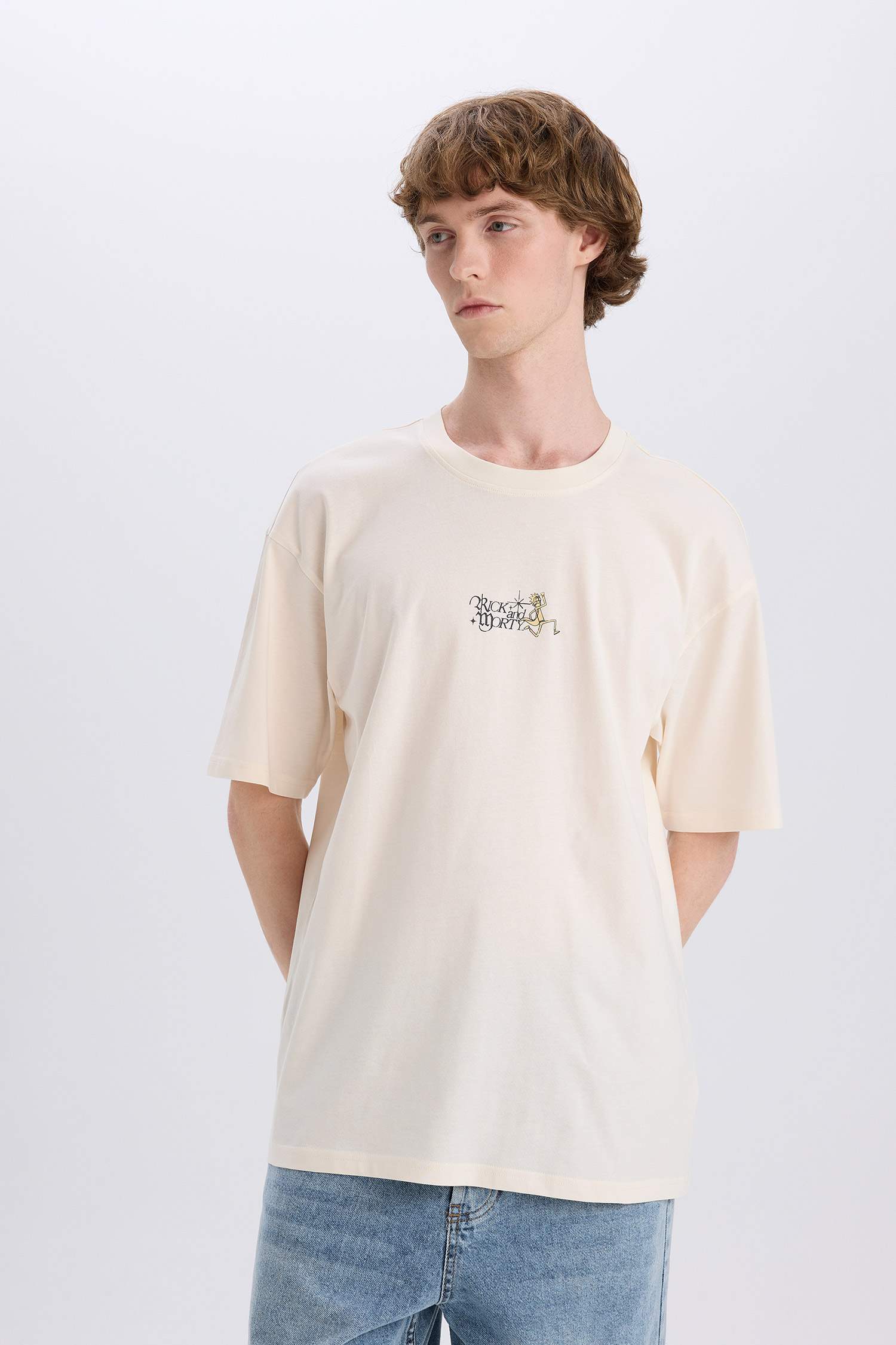 Rick and Morty boxy fit футболка с круглым вырезом с принтом и коротким рукавом