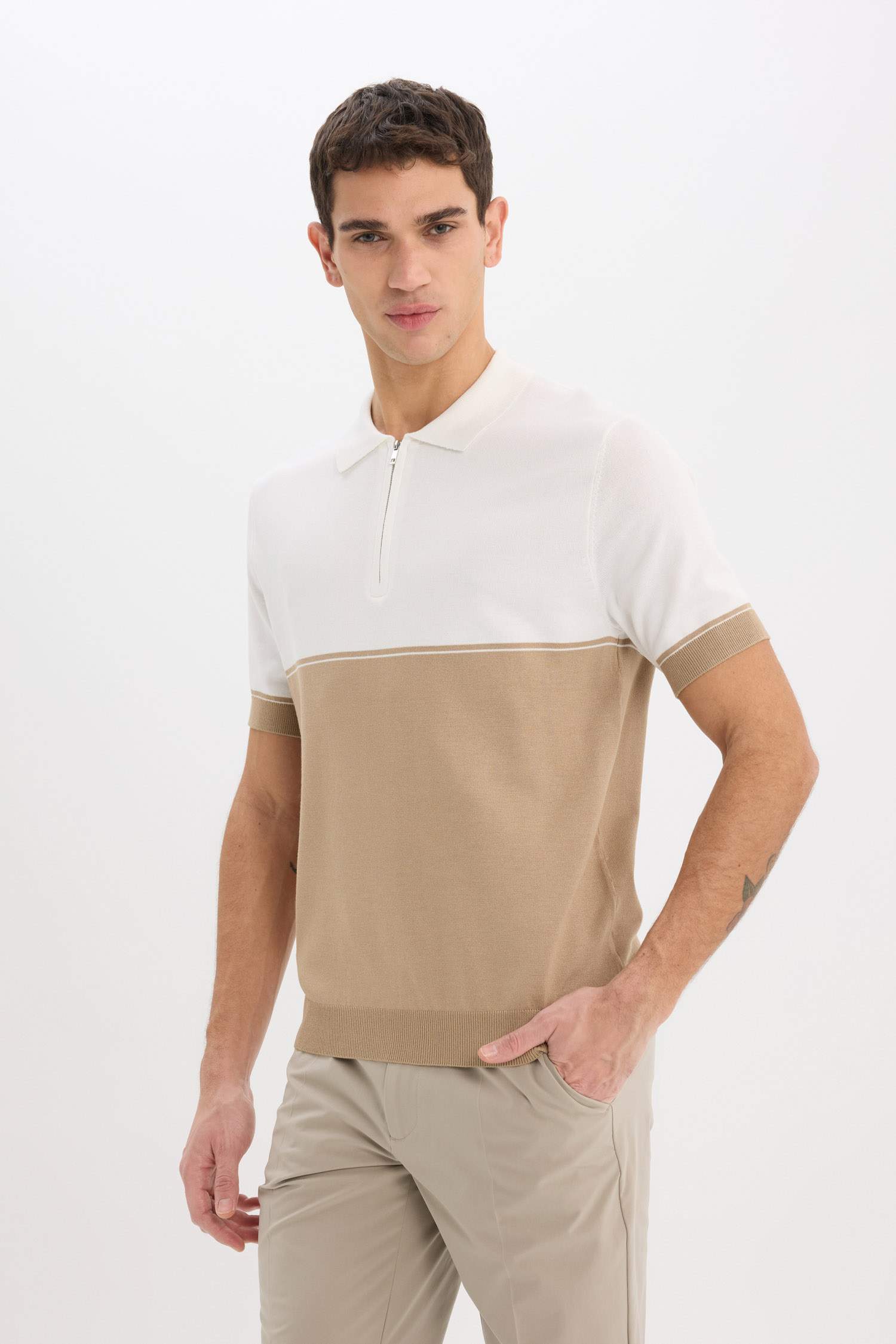 تيشيرت بولو تريكو نص ردن قصة عادية