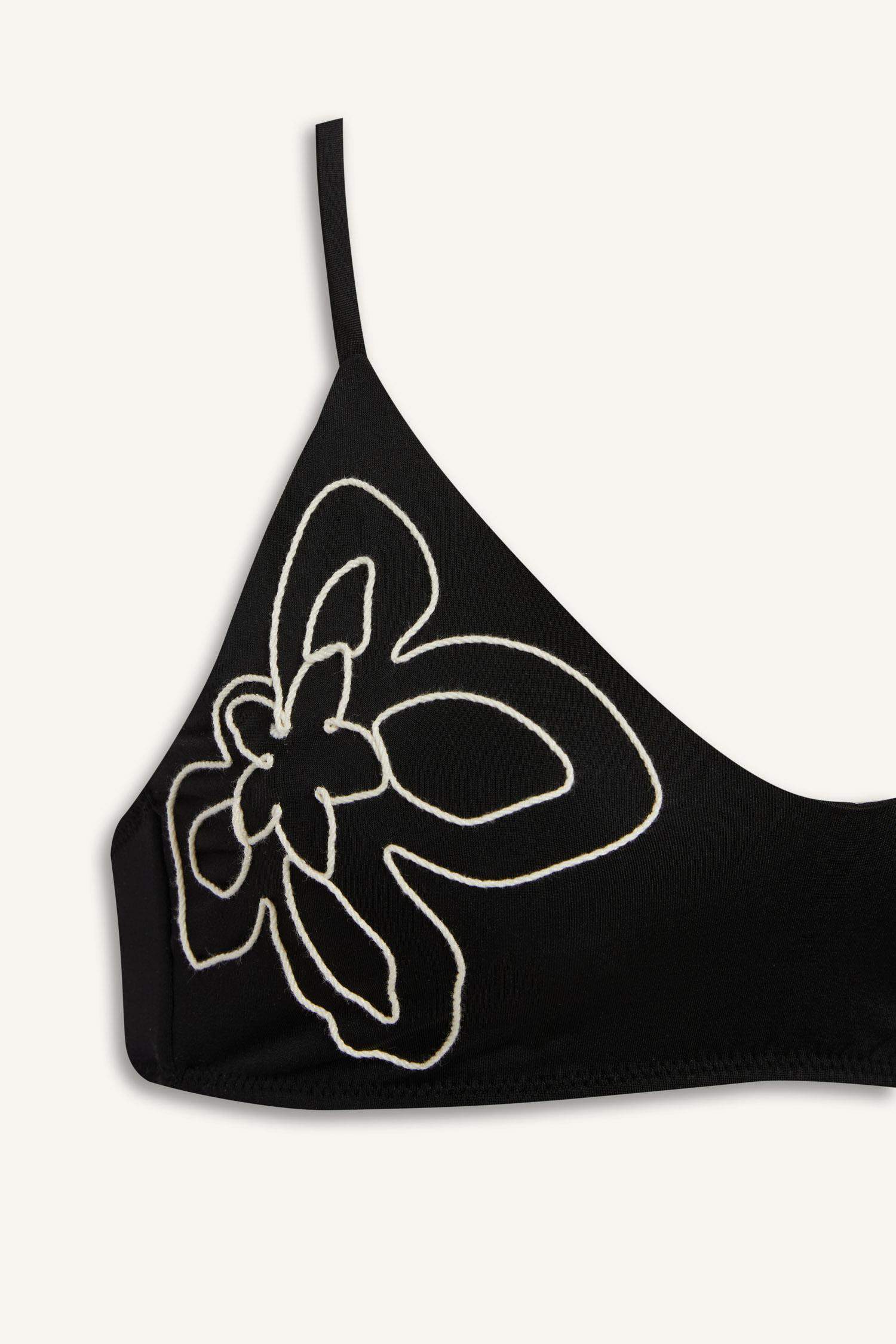 بيكيني توب مطرز قصة عادية من Fall in Love