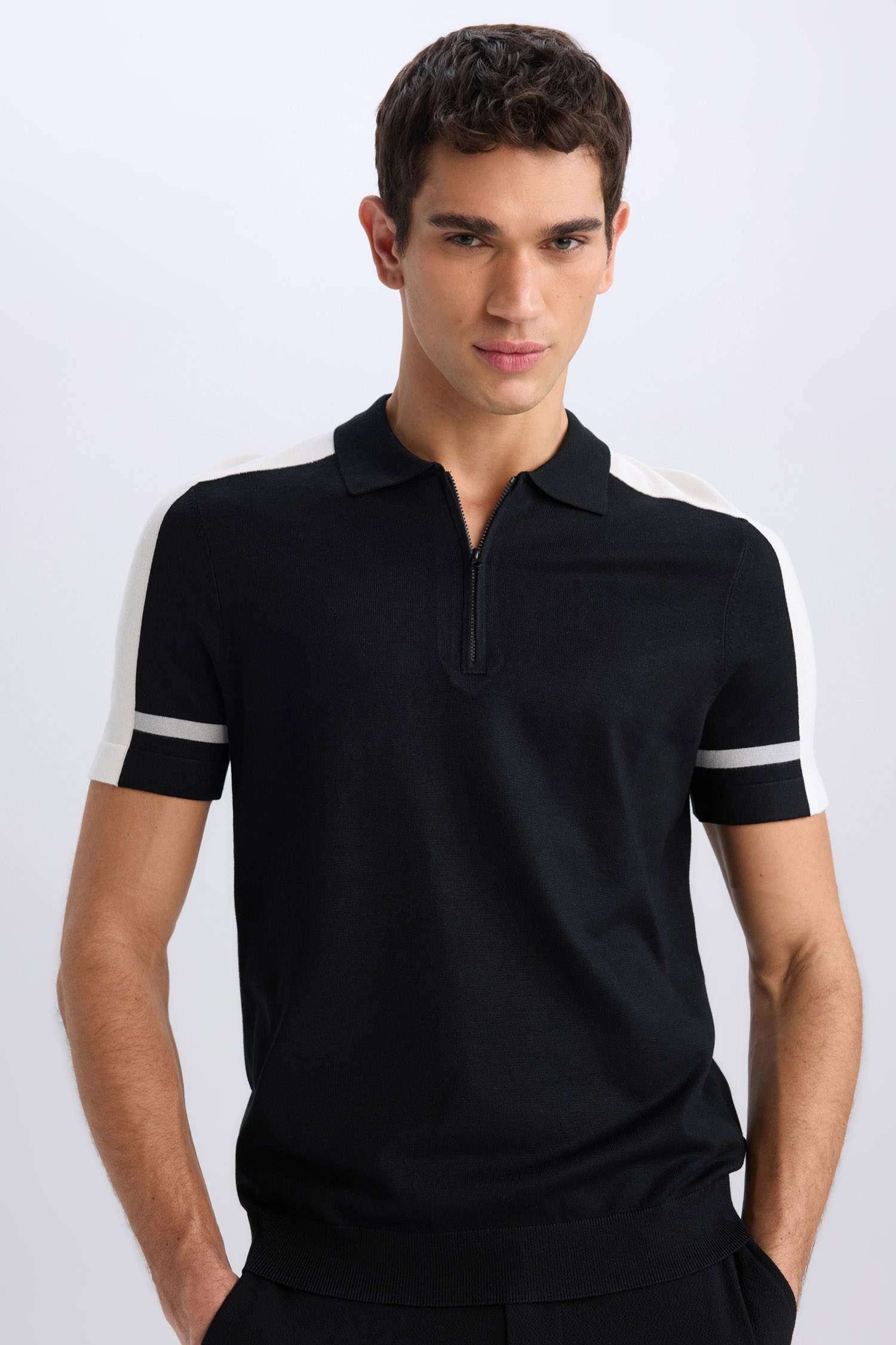 تيشيرت بولو تريكو نص ردن قصة عادية