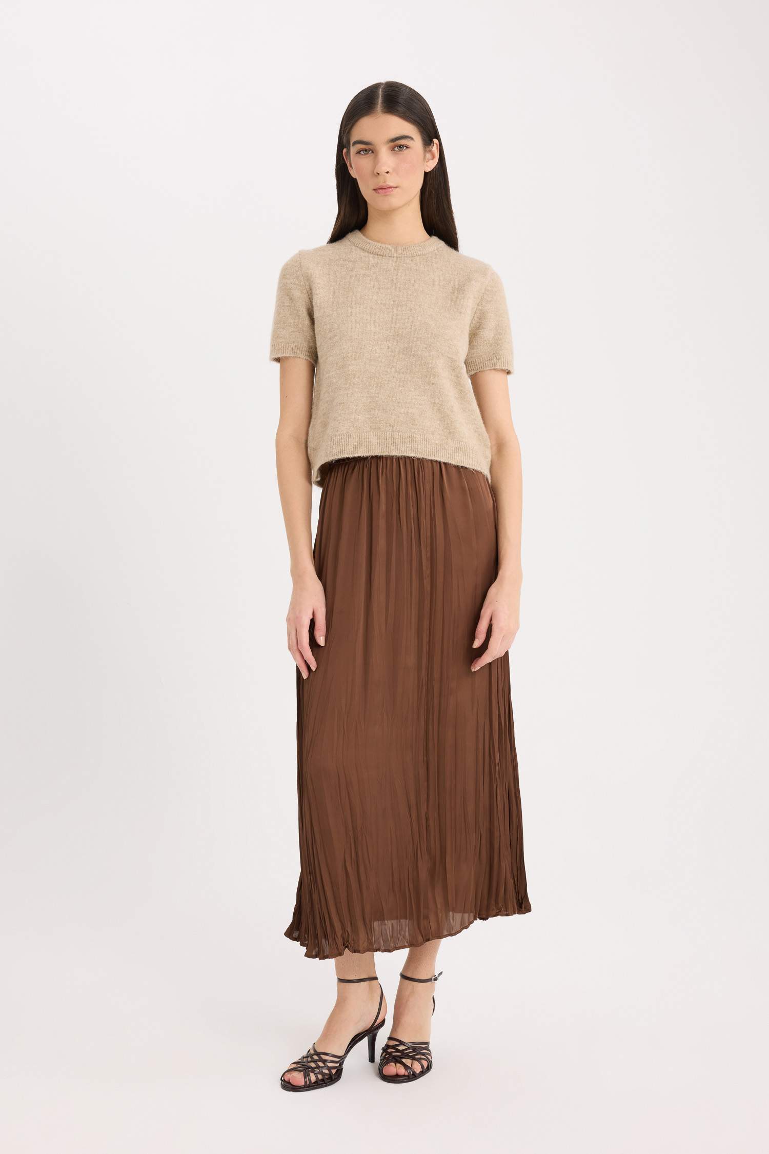 تنورة ميدي من ستان قصة A بخصر عالي