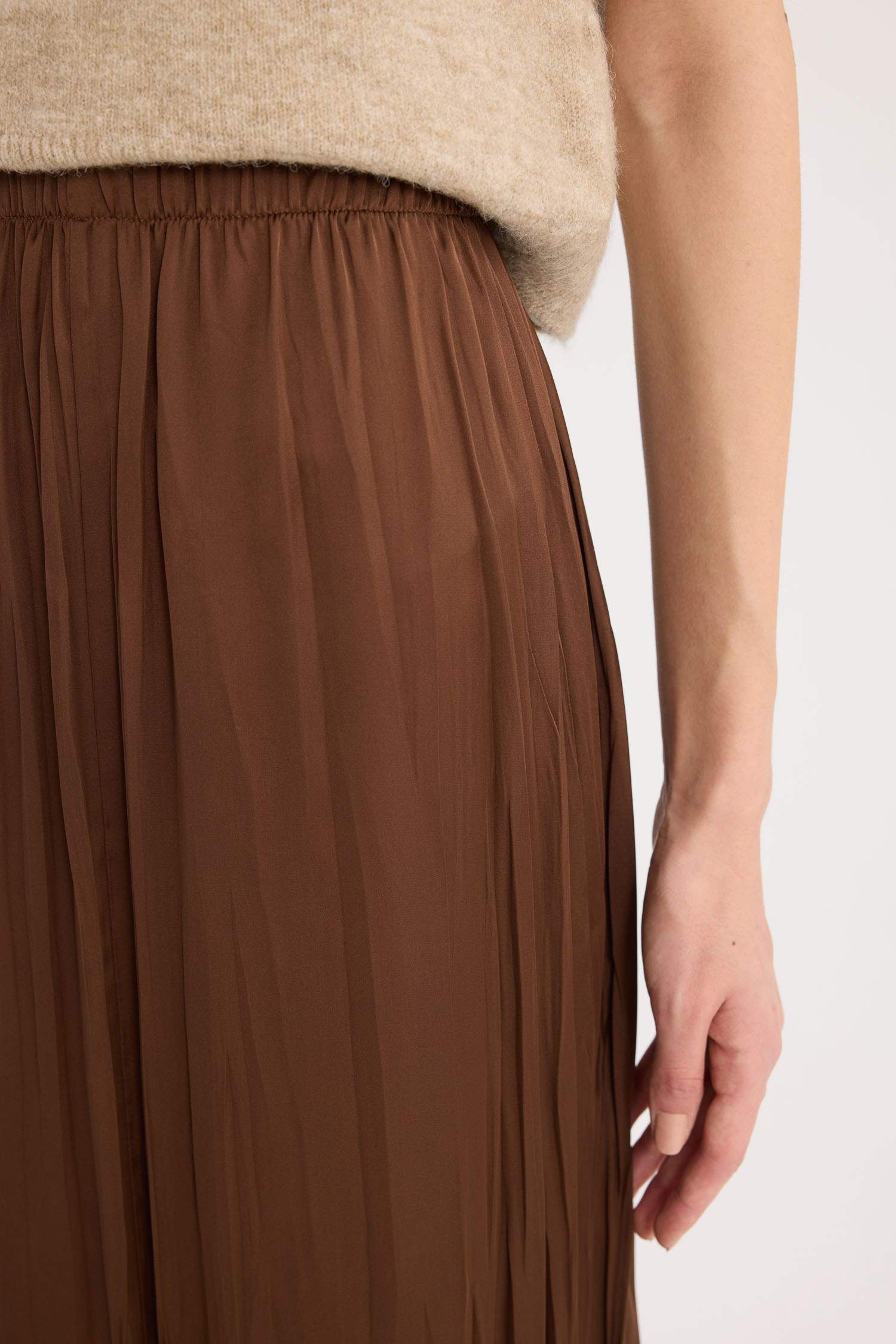 A Kesim Yüksek Bel Saten Midi Etek