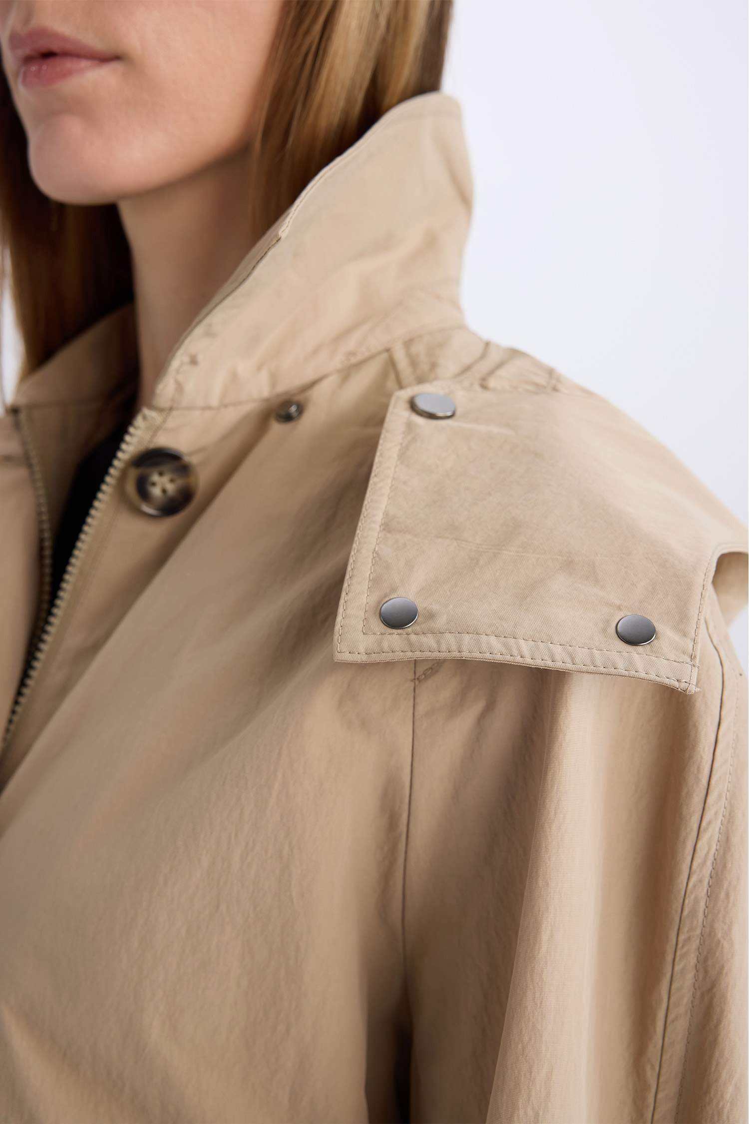 Regular Fit Hooded Pocket Zippered Waterproof Raincoat