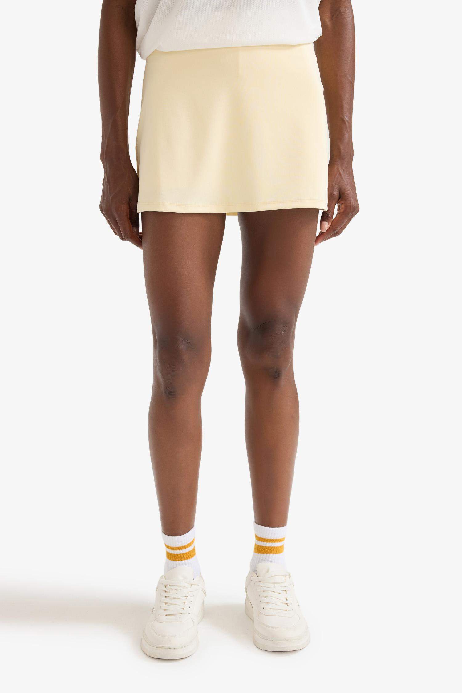 تنورة قصة عادية