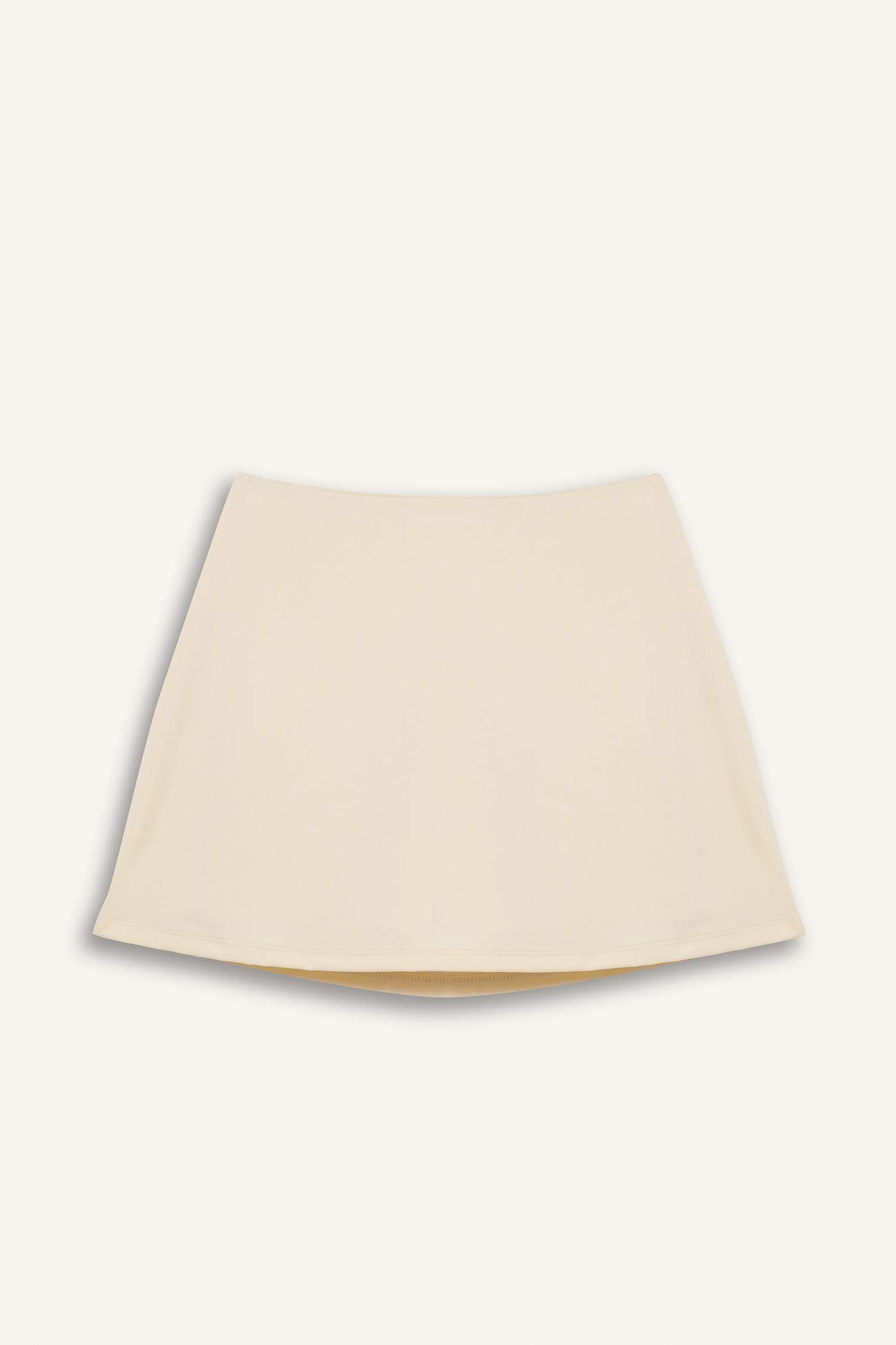 تنورة قصة عادية