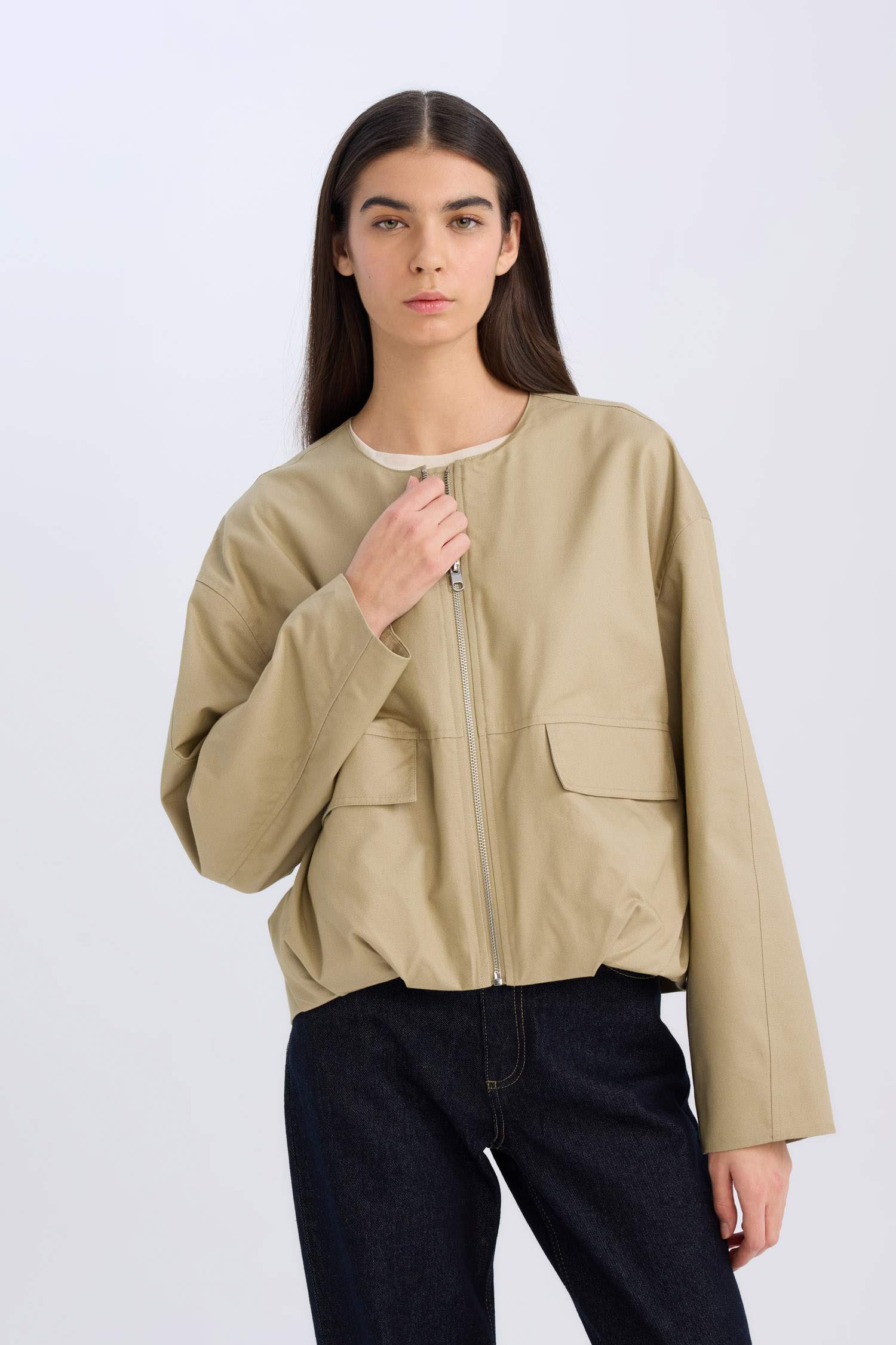 Su Geçirmez Cepli Fermuarlı Hafif Mont