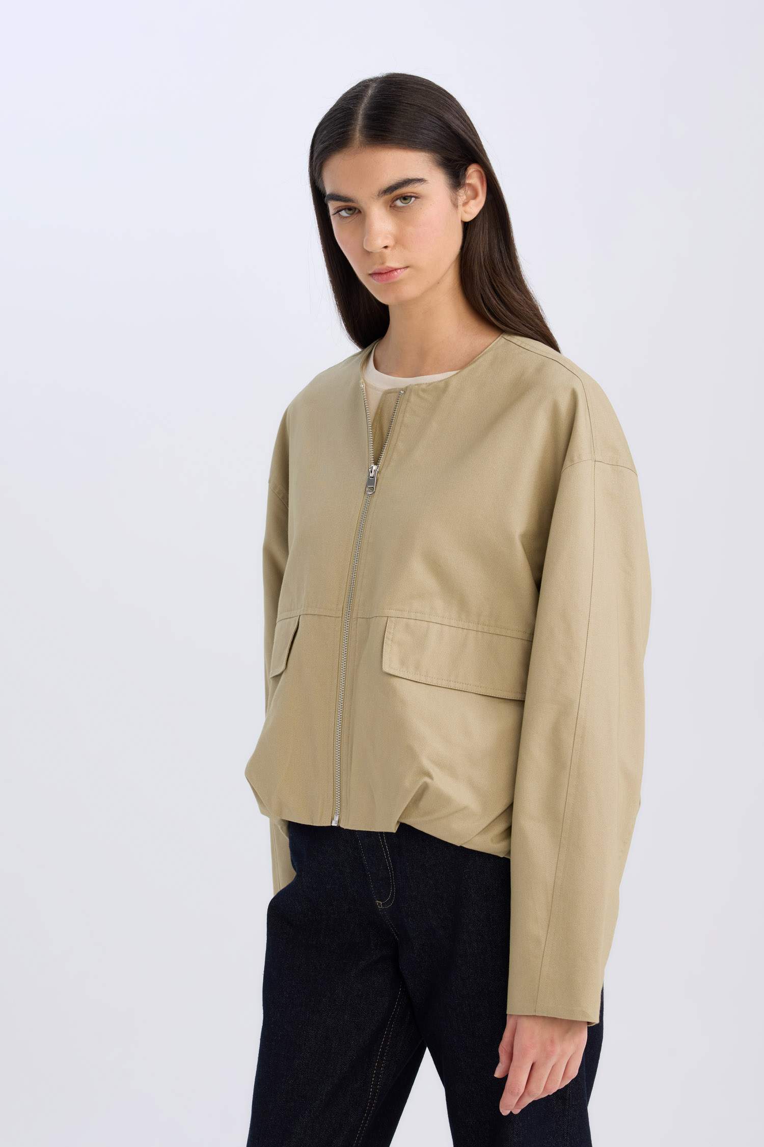 Su Geçirmez Cepli Fermuarlı Hafif Mont