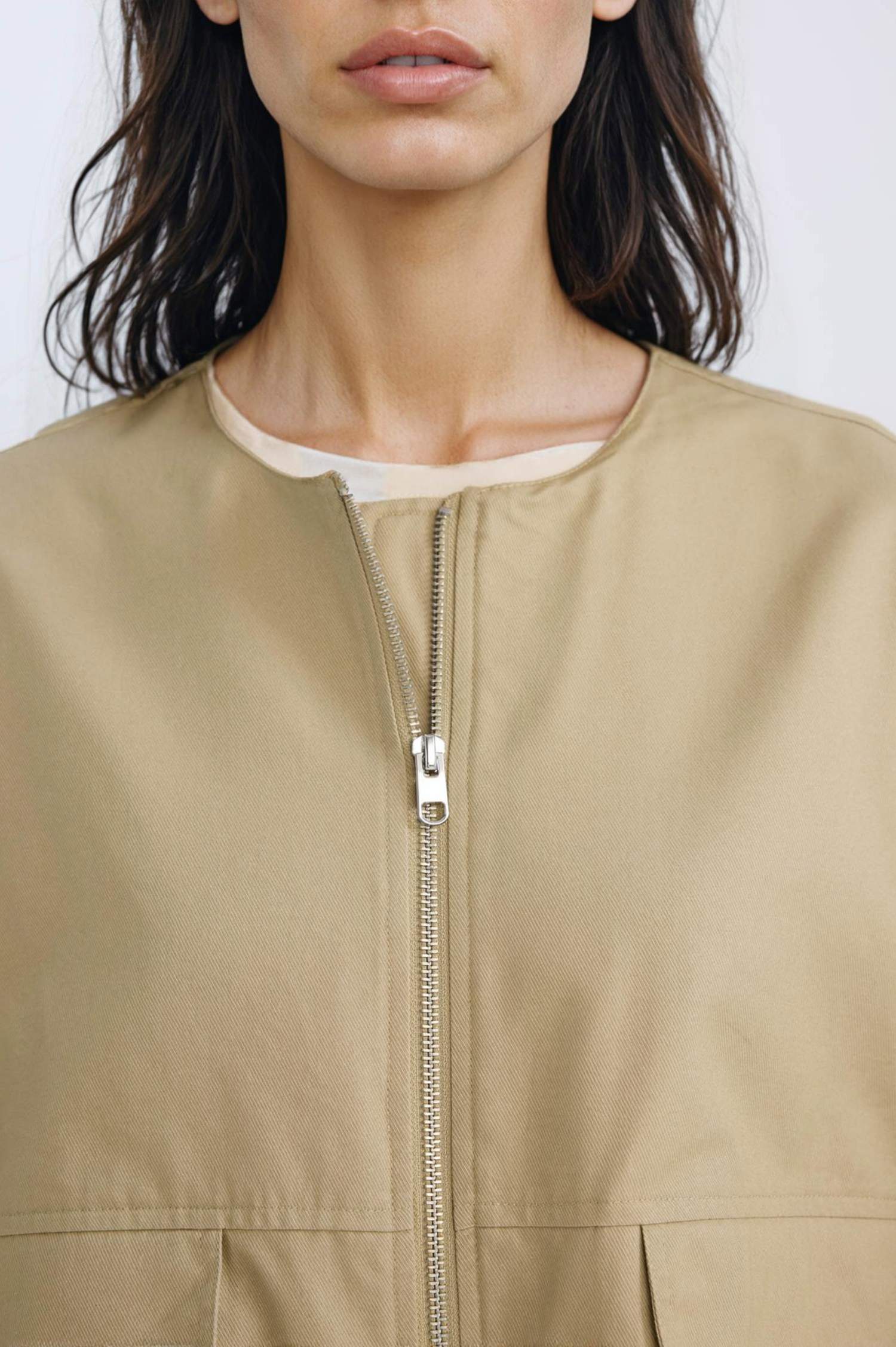 Su Geçirmez Cepli Fermuarlı Hafif Mont