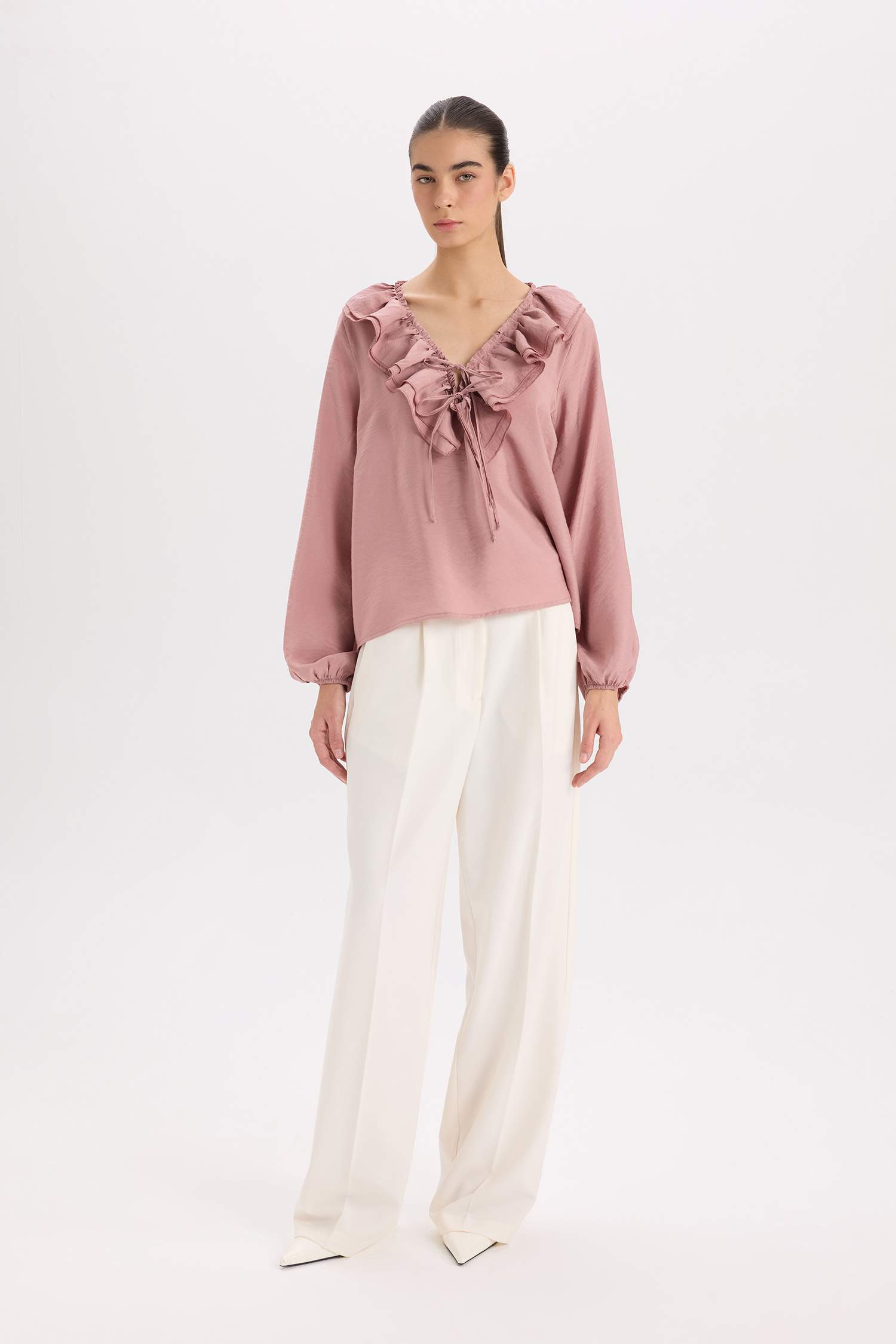 Regular Fit Fırfırlı V Yaka Basic Düz Uzun Kollu Bluz